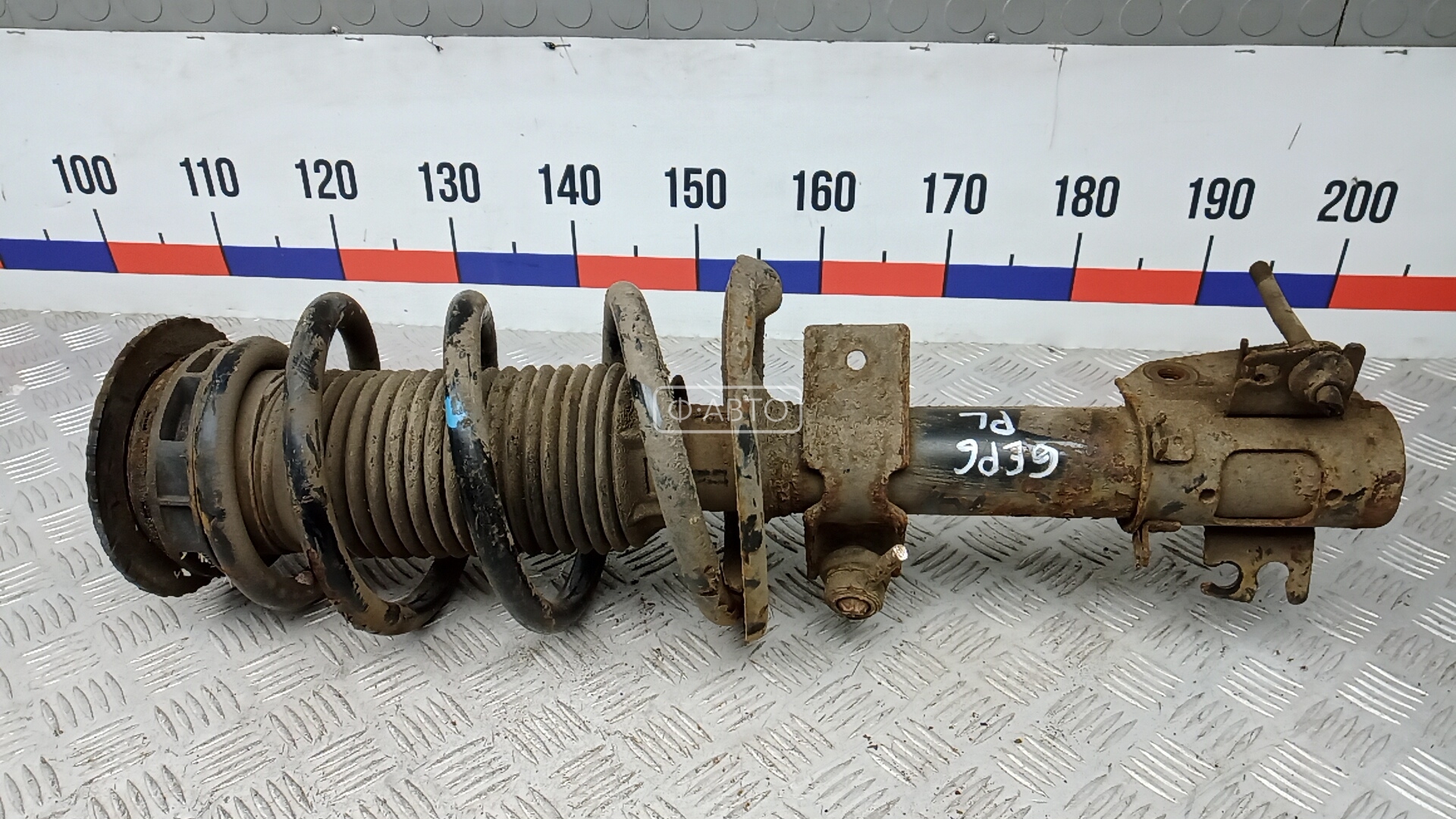 Стойка передняя левая