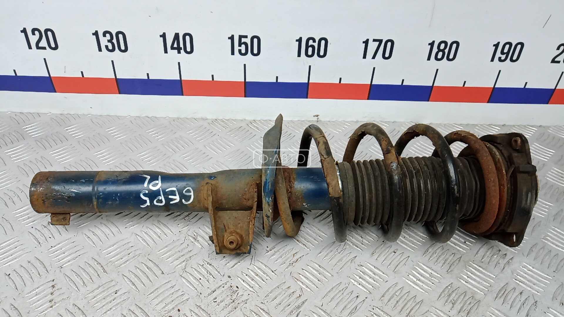 Стойка передняя левая