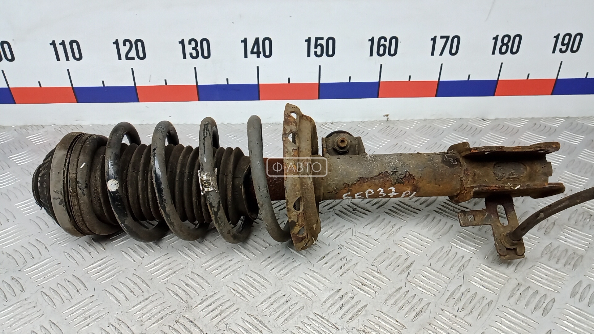 Стойка передняя левая