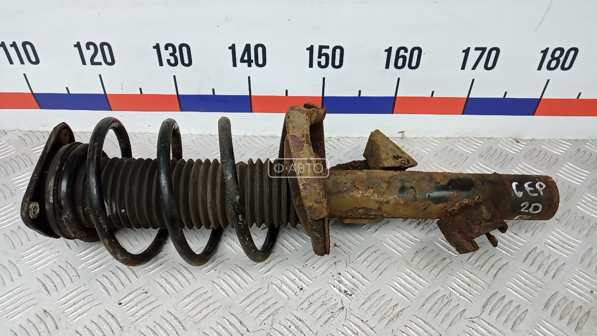 Стойка передняя левая