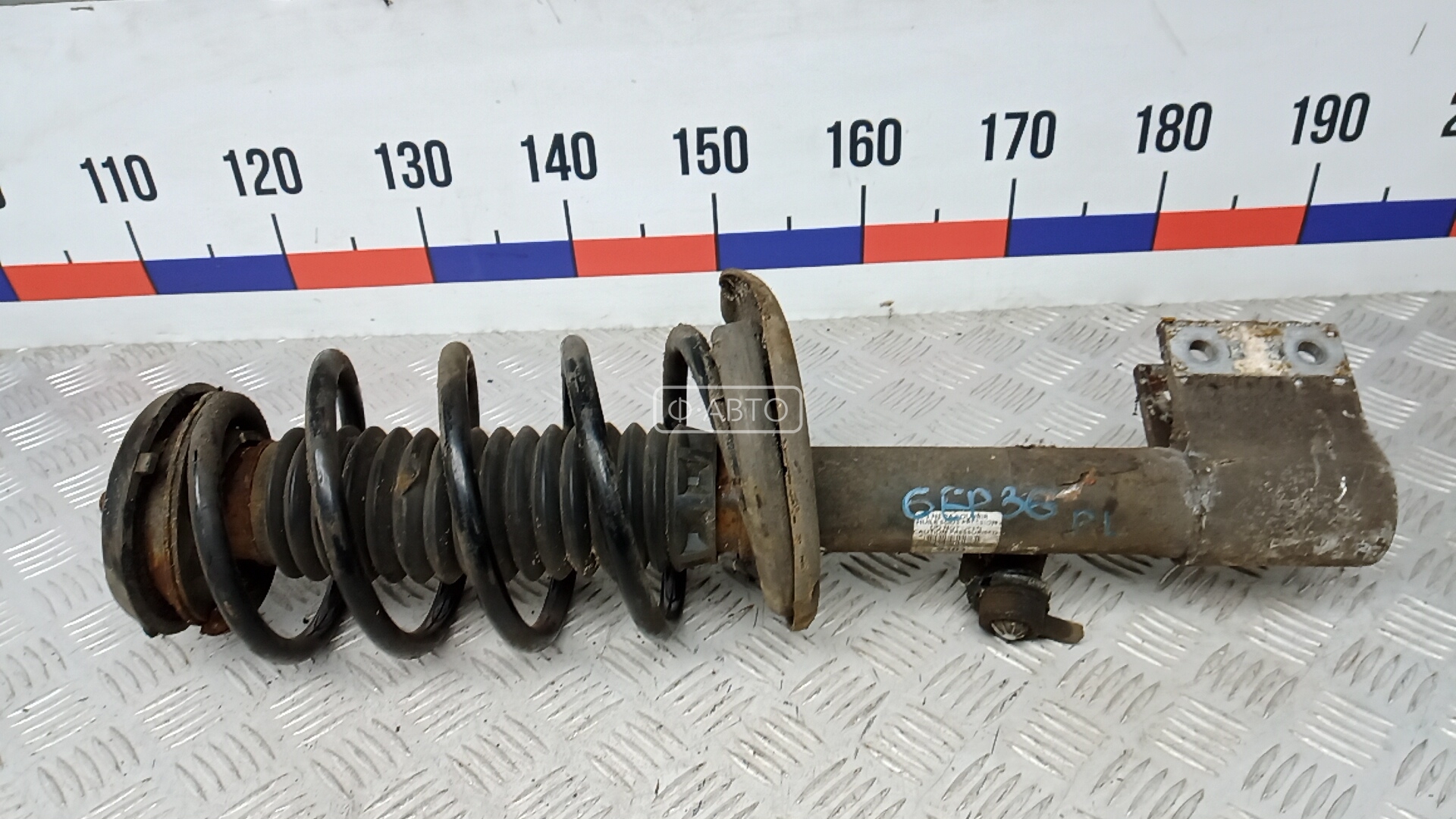 Стойка передняя левая