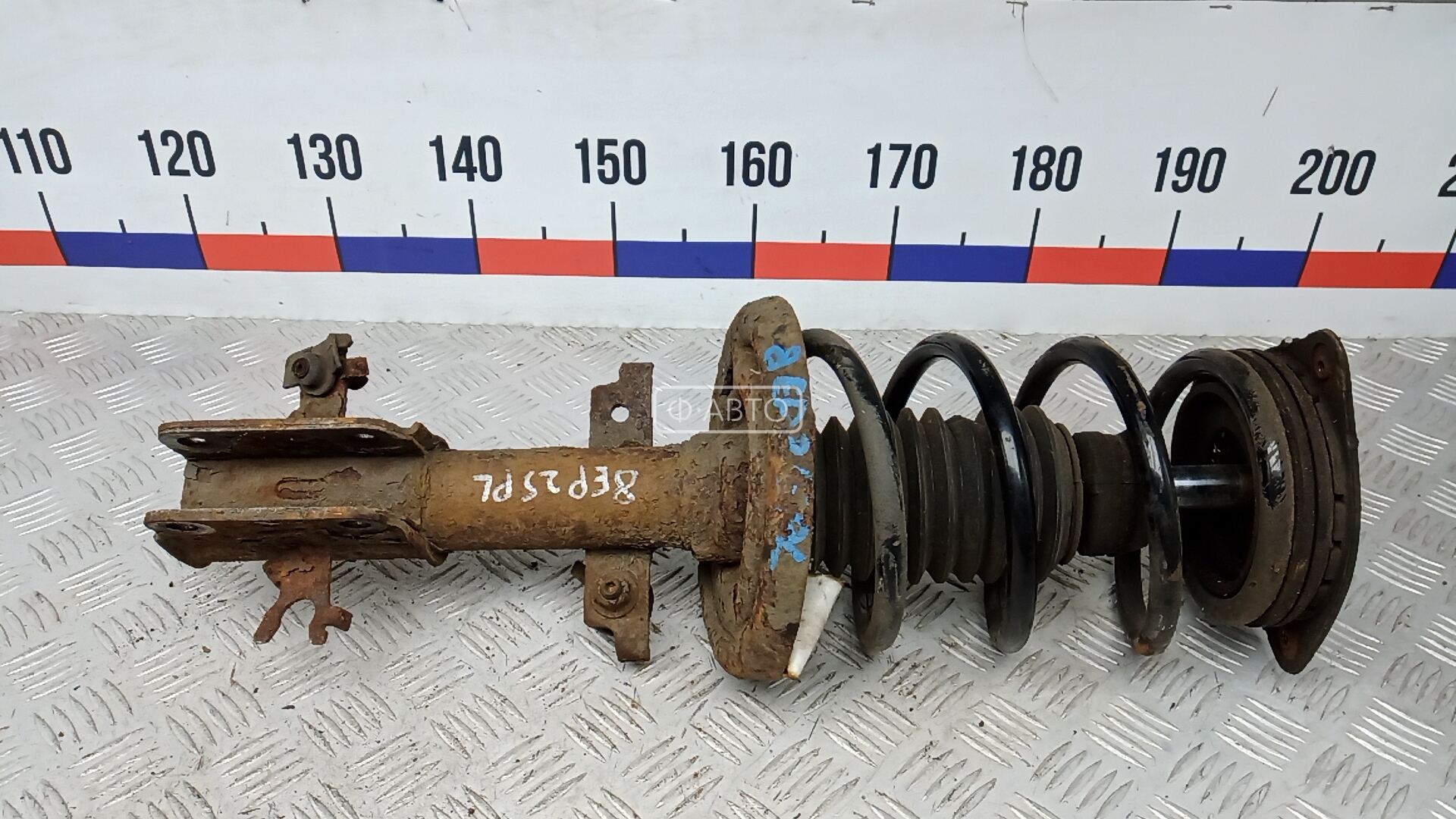 Стойка передняя левая