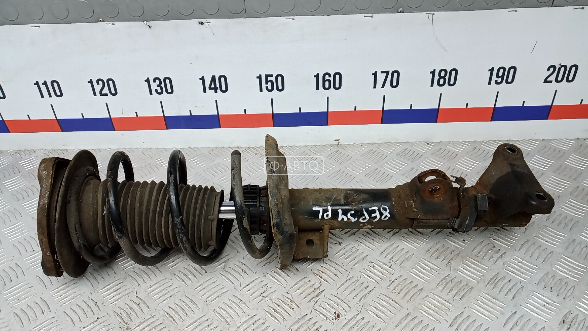 Стойка передняя левая