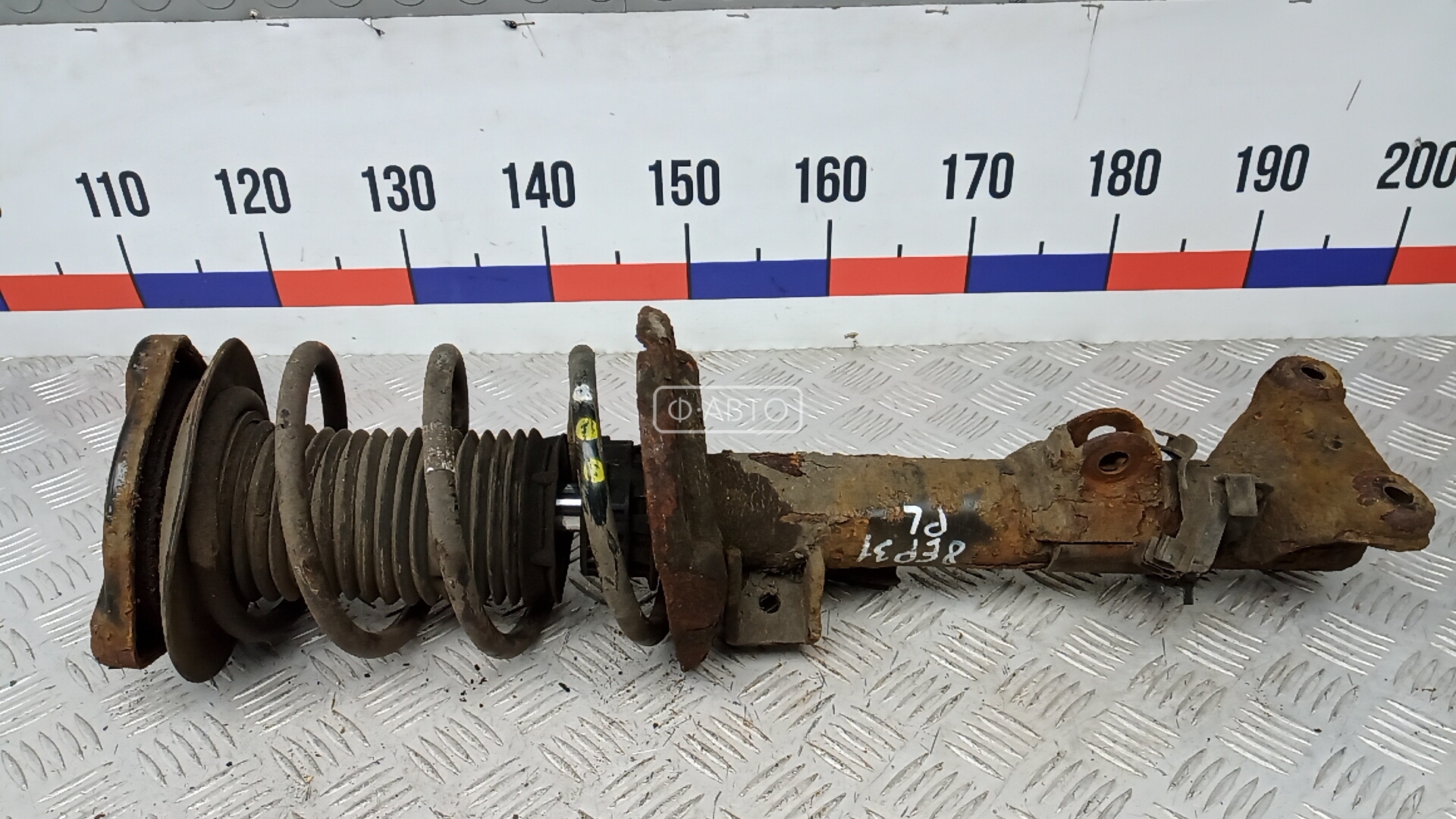 Стойка передняя левая