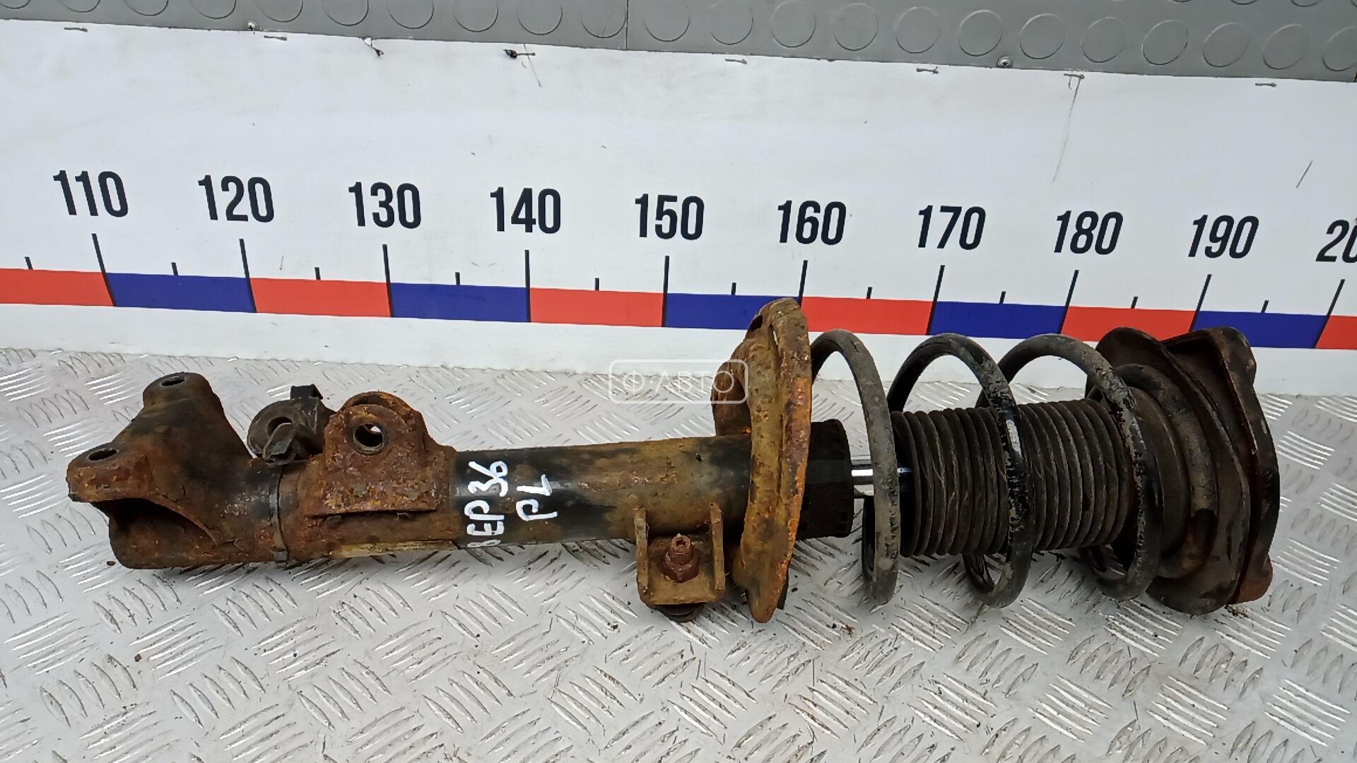 Стойка передняя левая