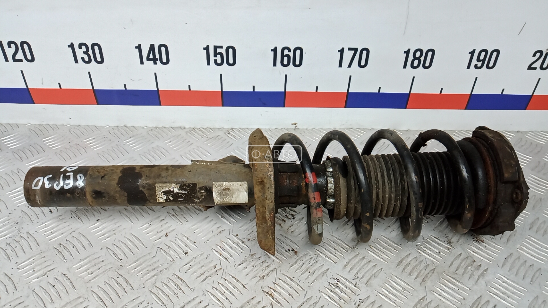 Стойка передняя левая