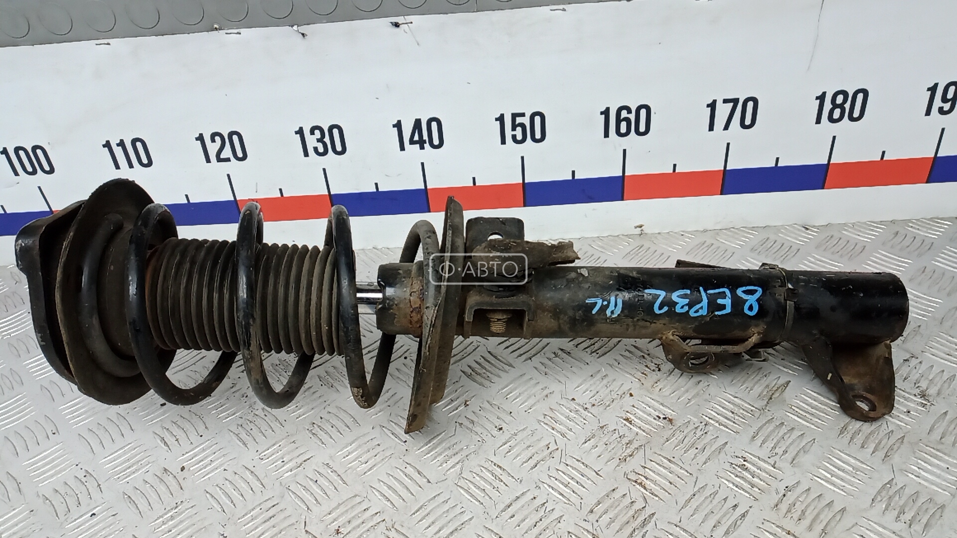 Стойка передняя левая