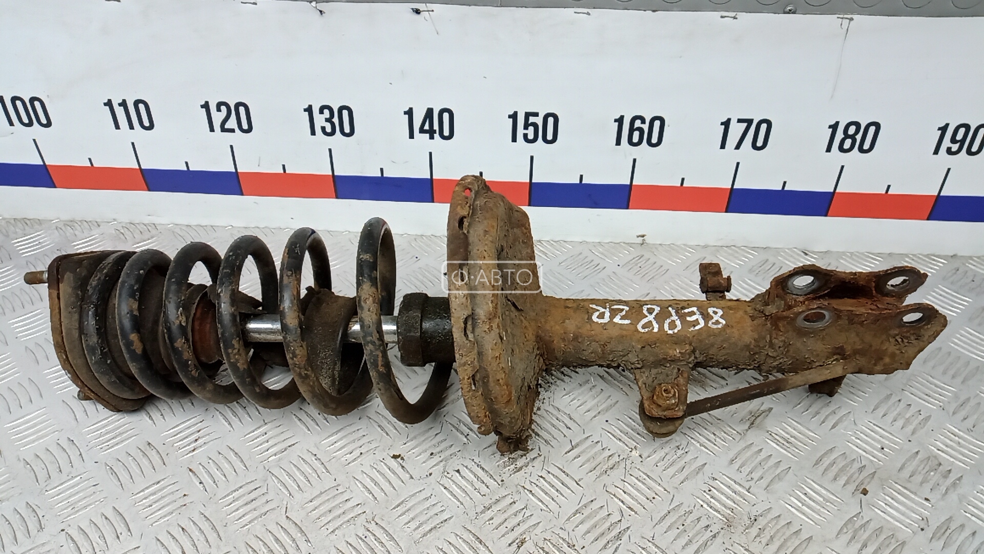 Стойка задняя правая