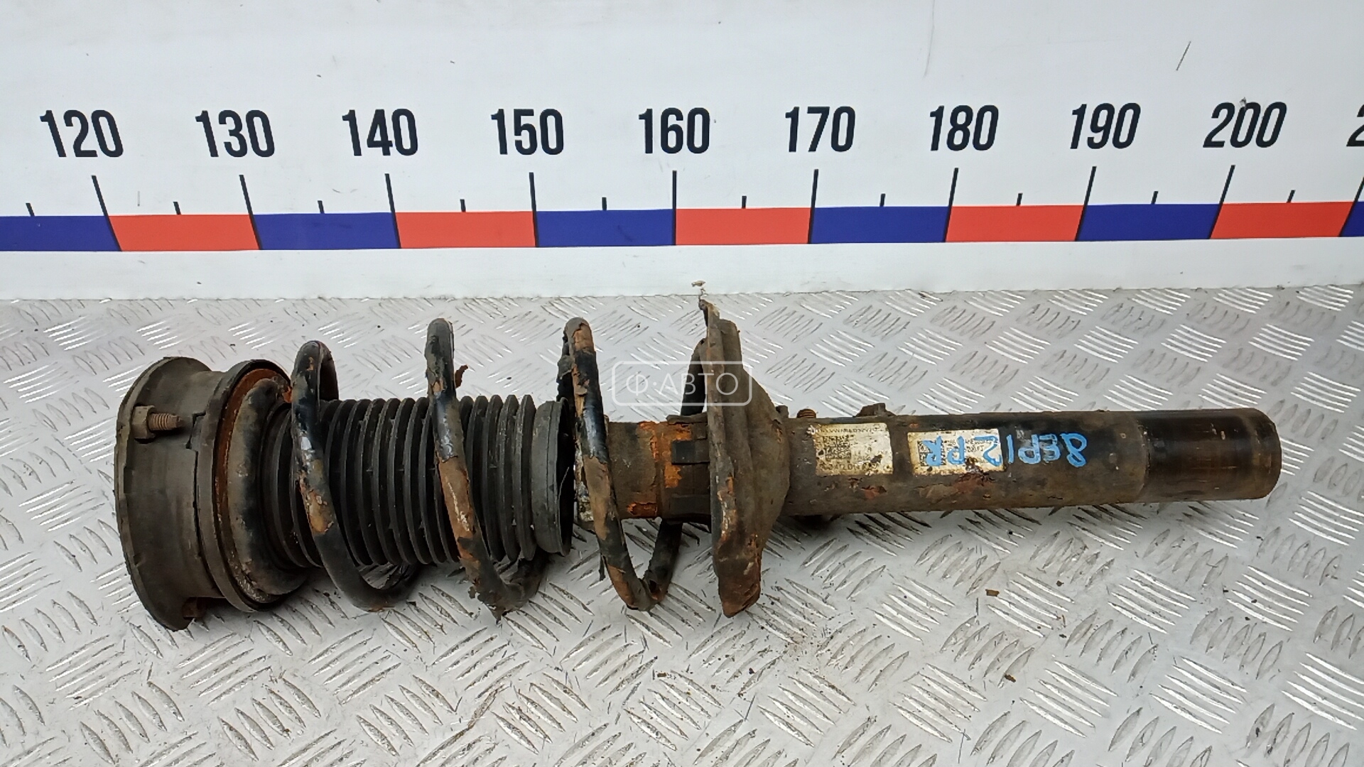 Стойка передняя правая