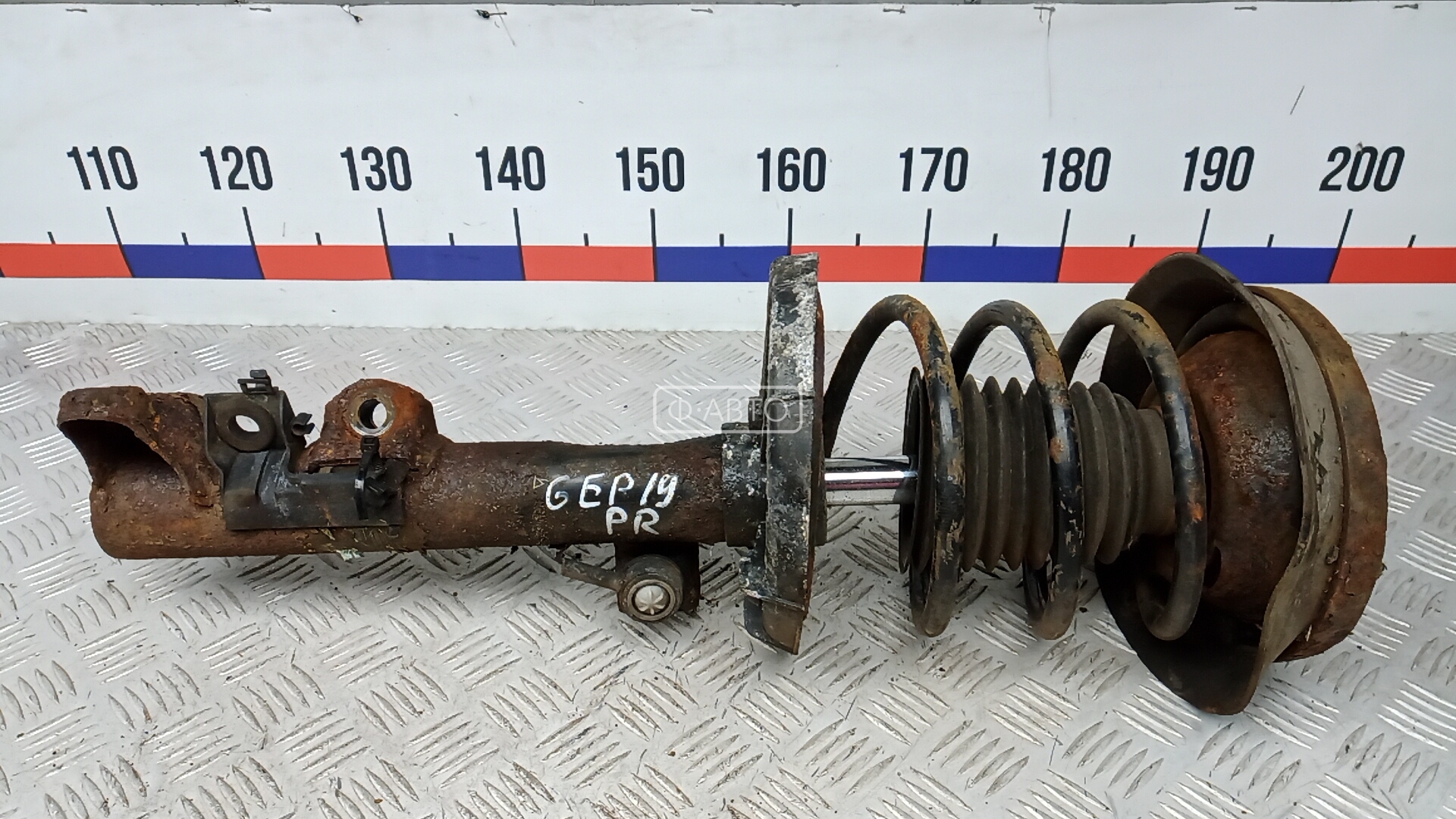 Стойка передняя правая