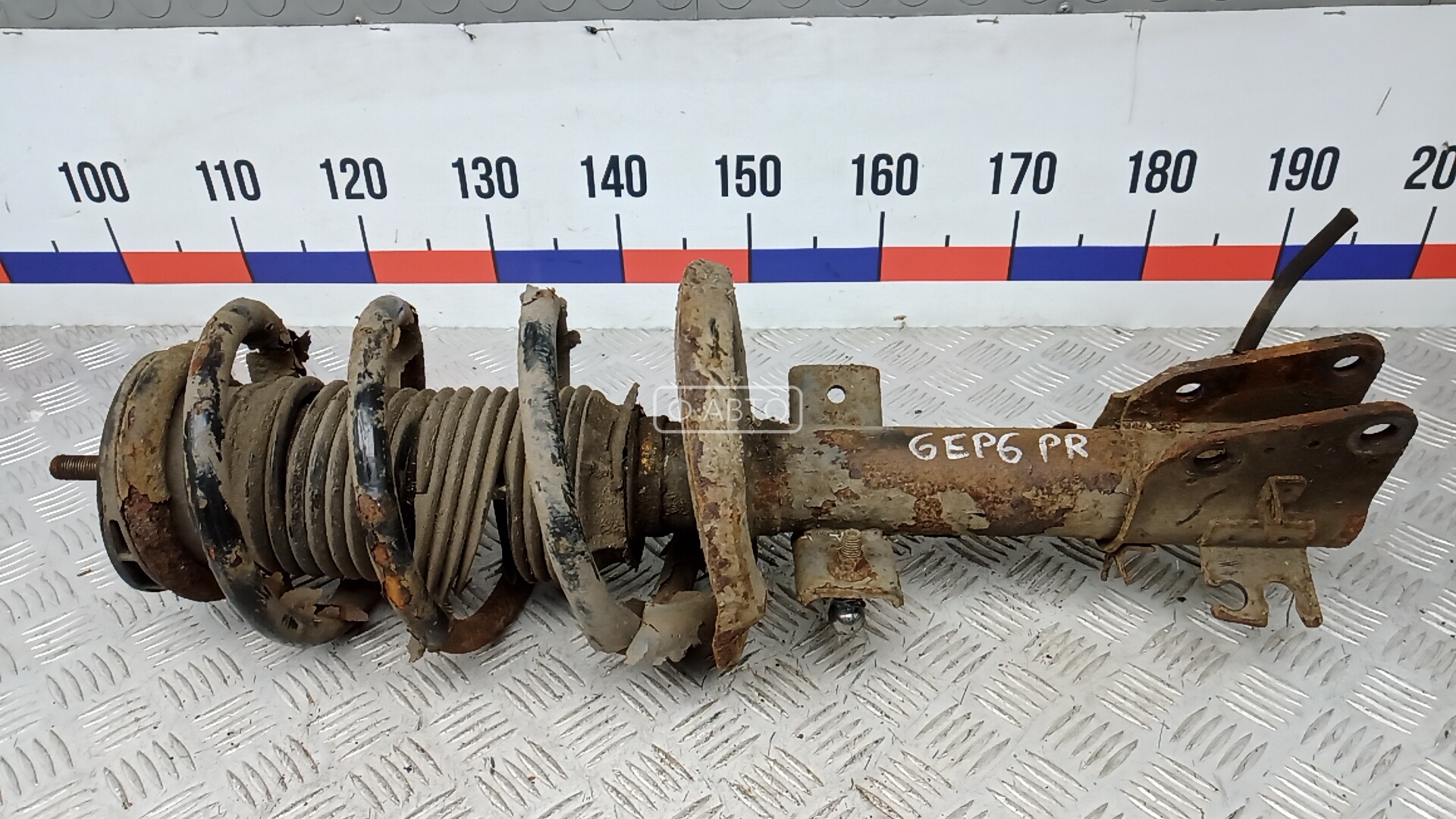 Стойка передняя правая