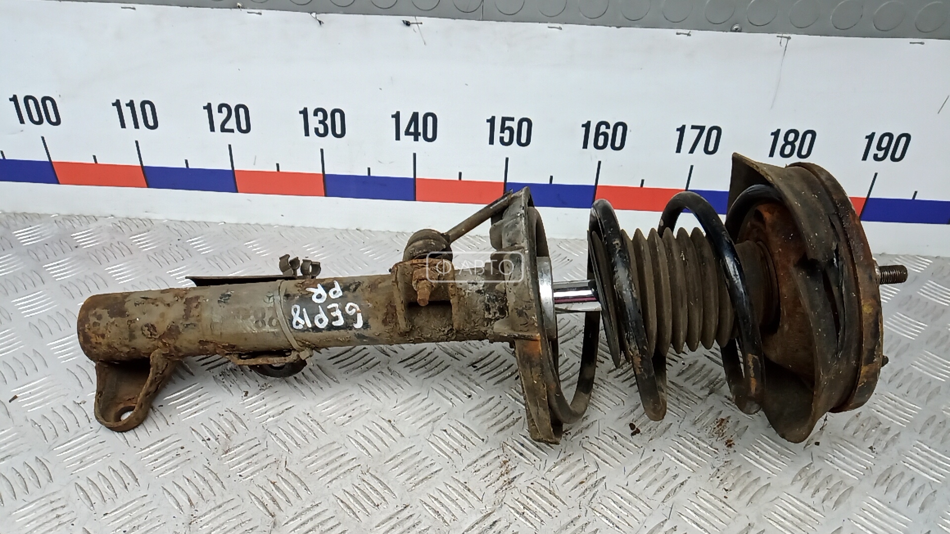 Стойка передняя правая