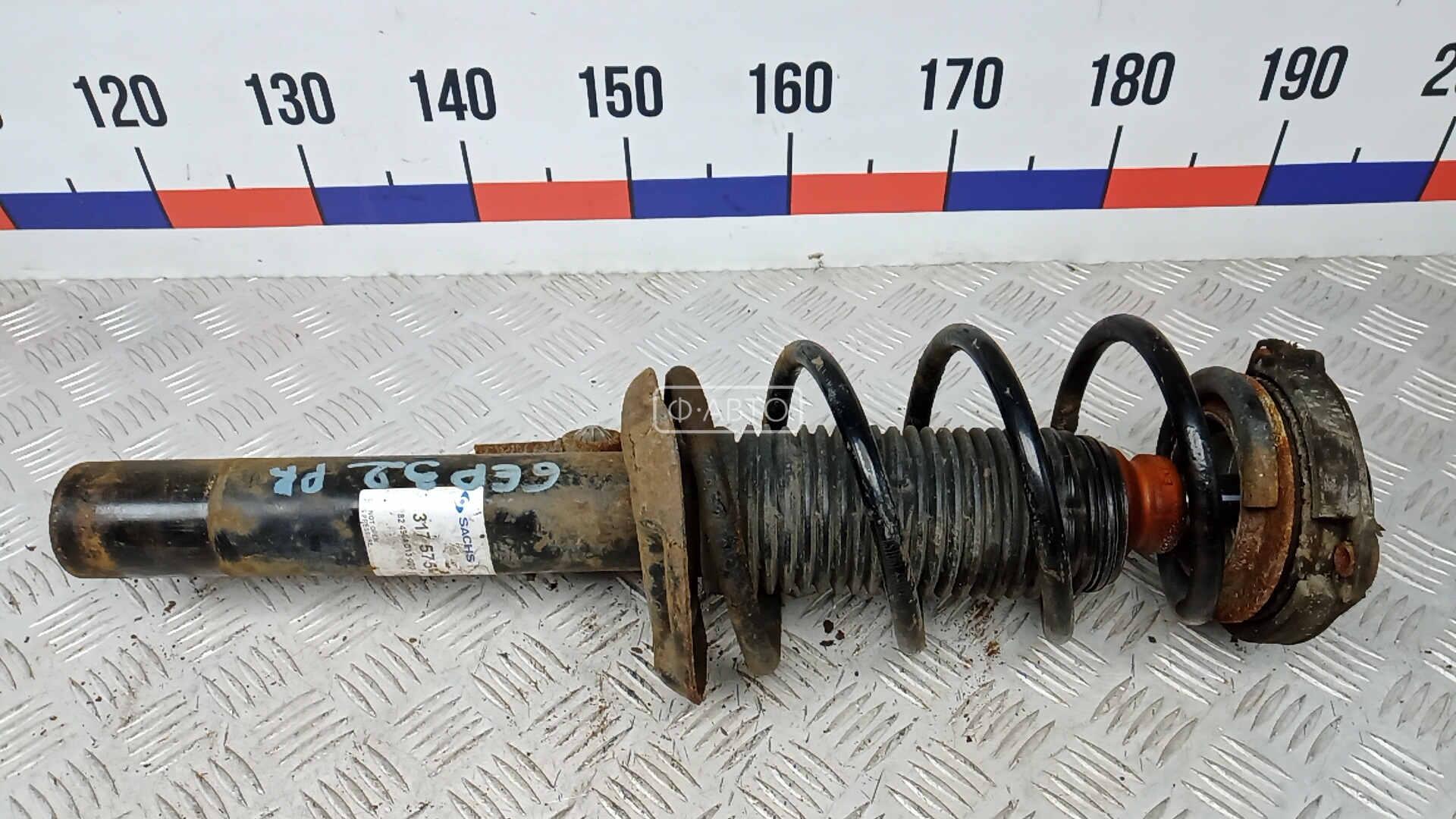 Стойка передняя правая