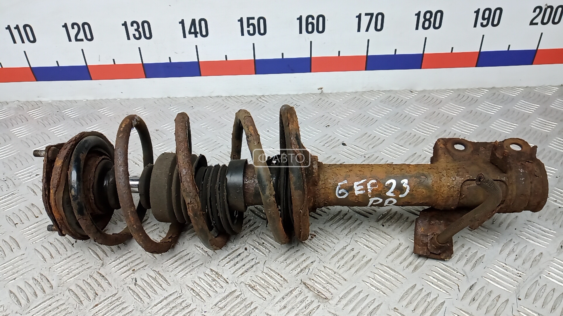 Стойка передняя правая