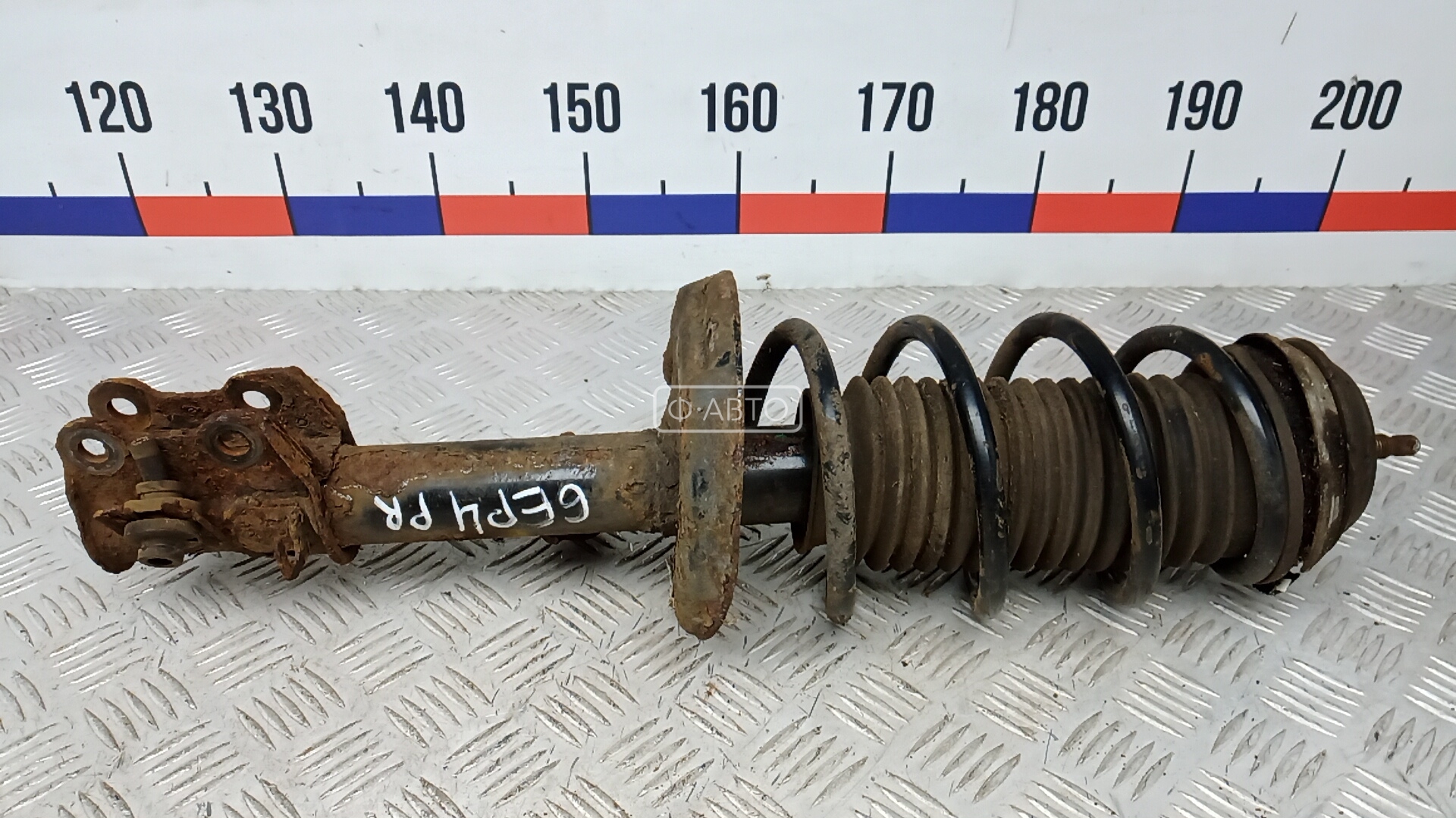 Стойка передняя правая