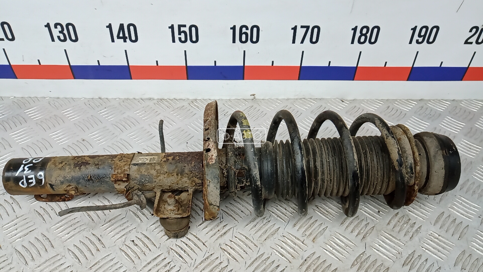 Стойка передняя правая