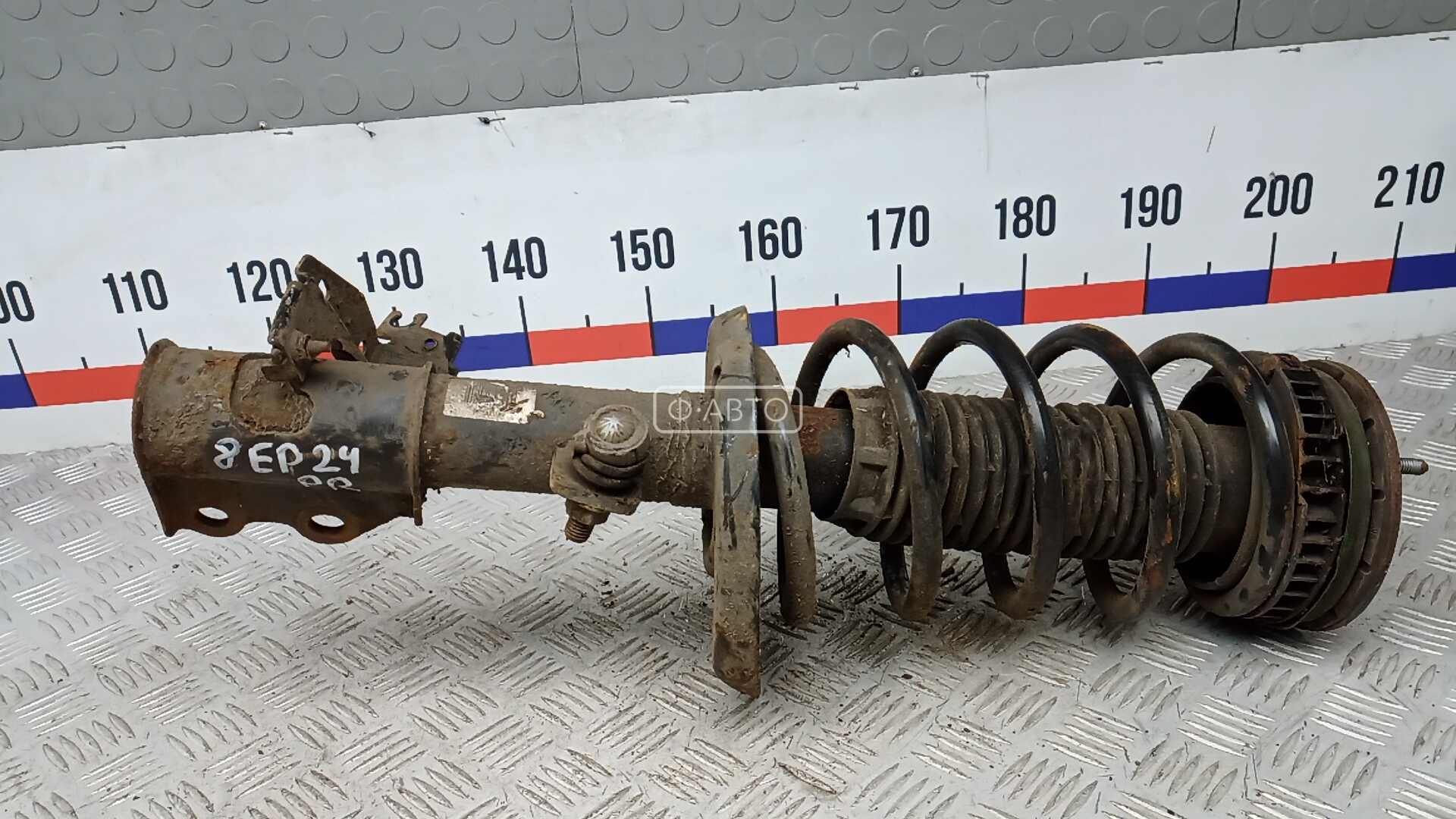 Стойка передняя правая