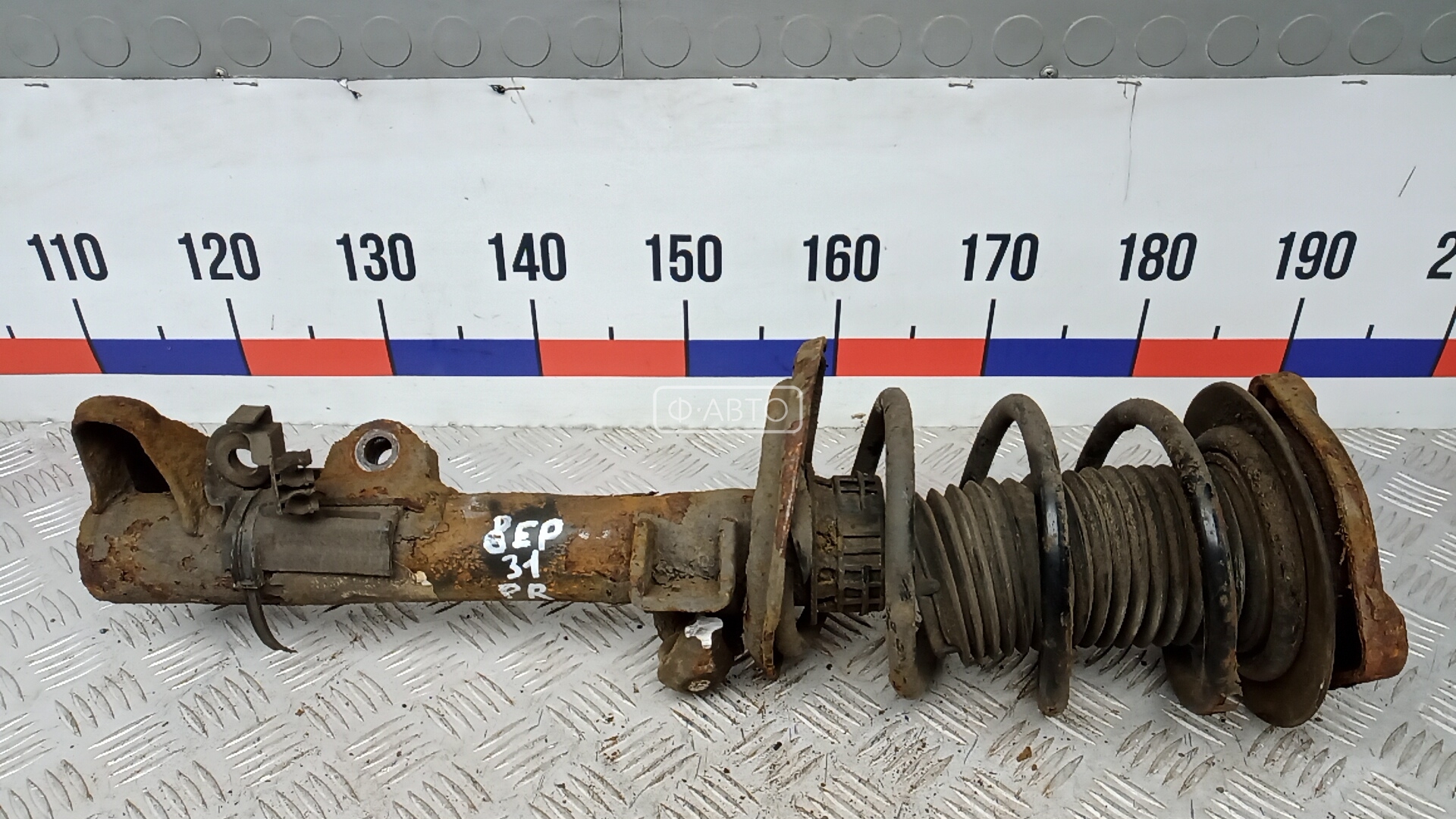 Стойка передняя правая