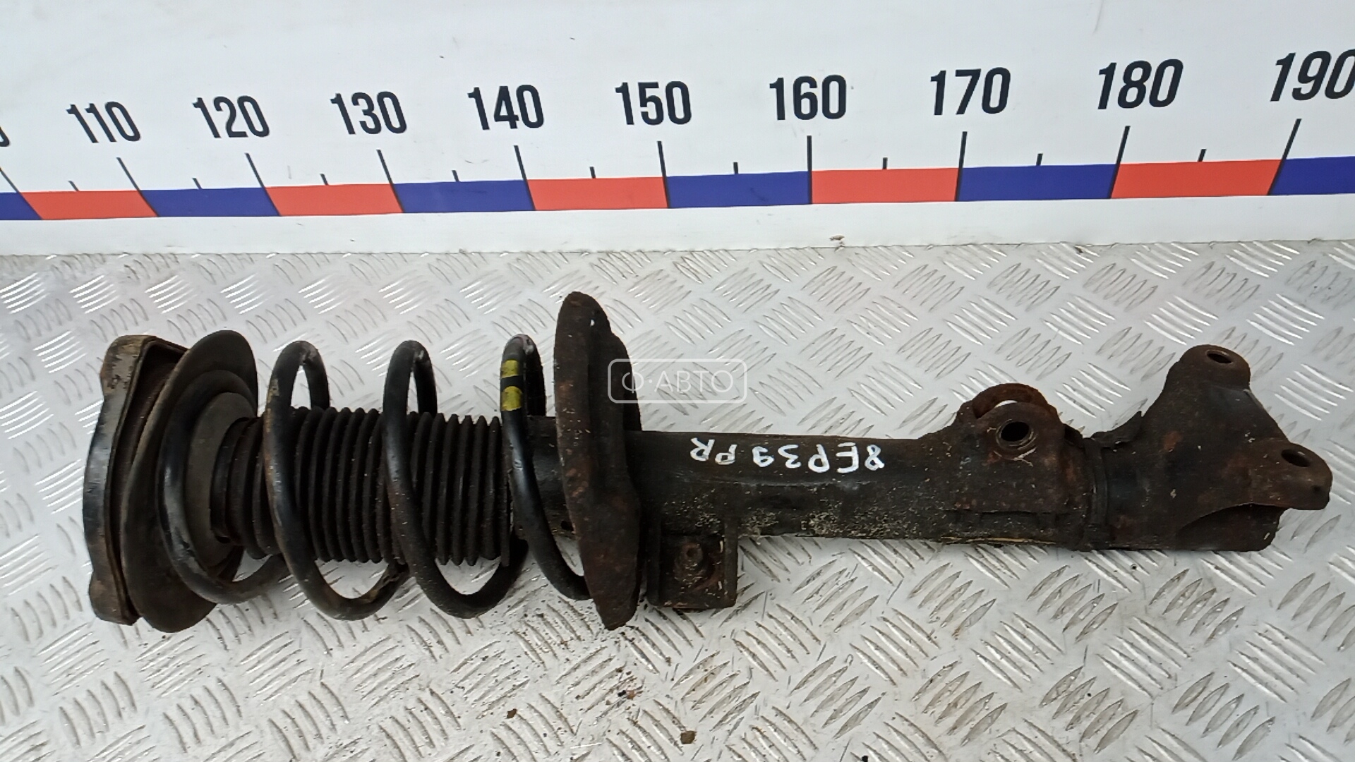 Стойка передняя правая