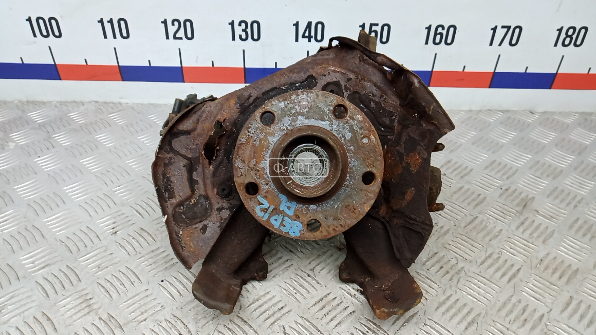 Ступица передняя левая