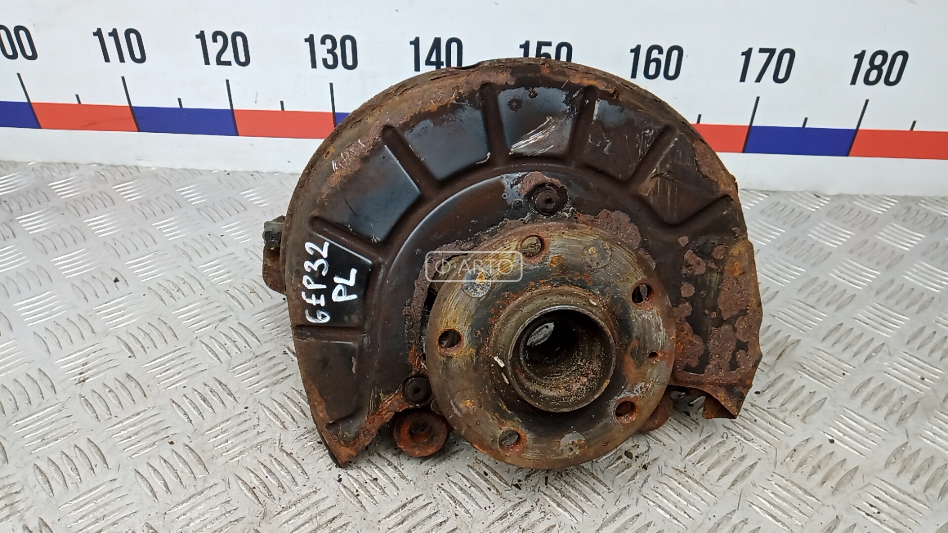 Ступица передняя левая