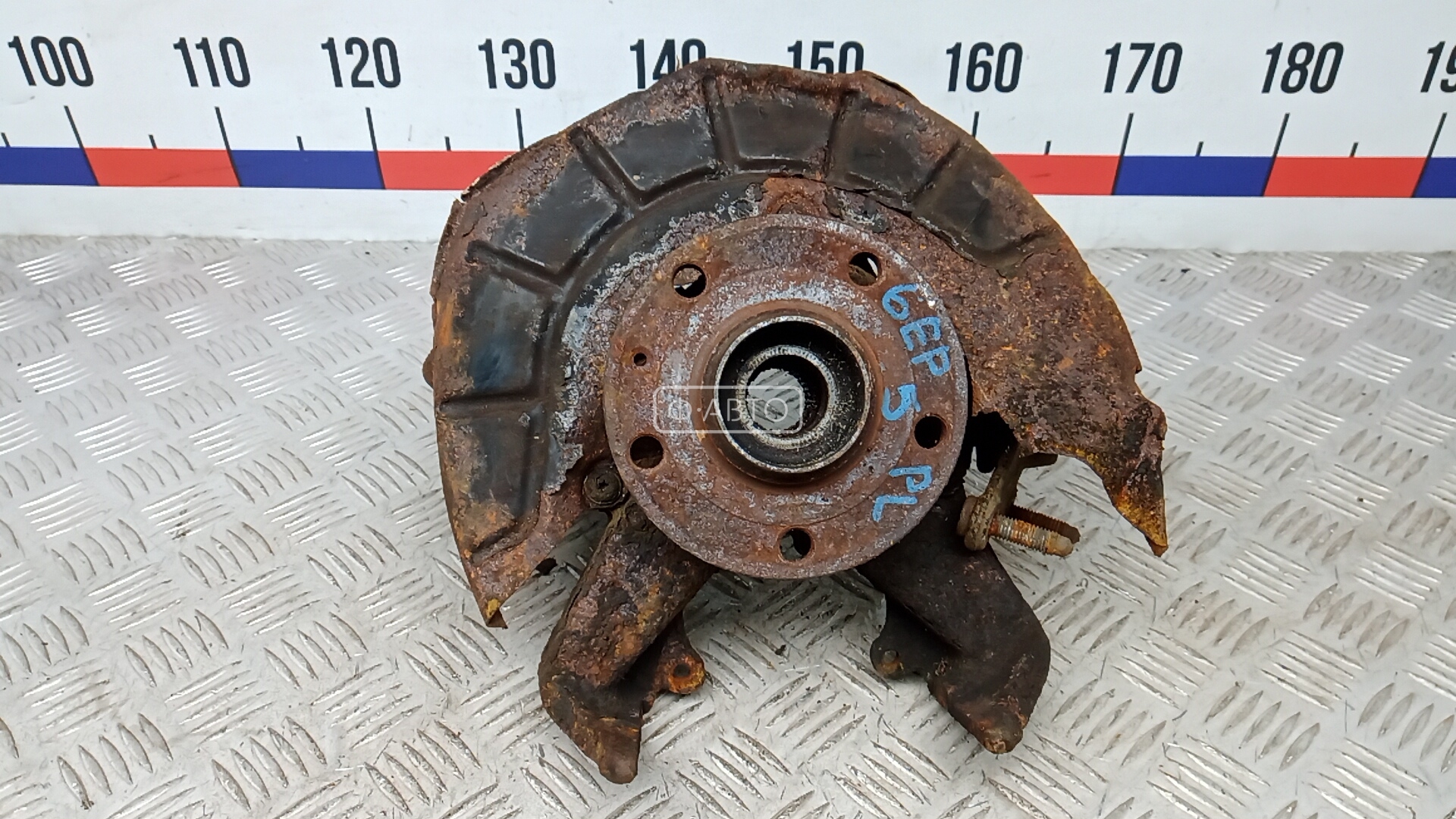 Ступица передняя левая