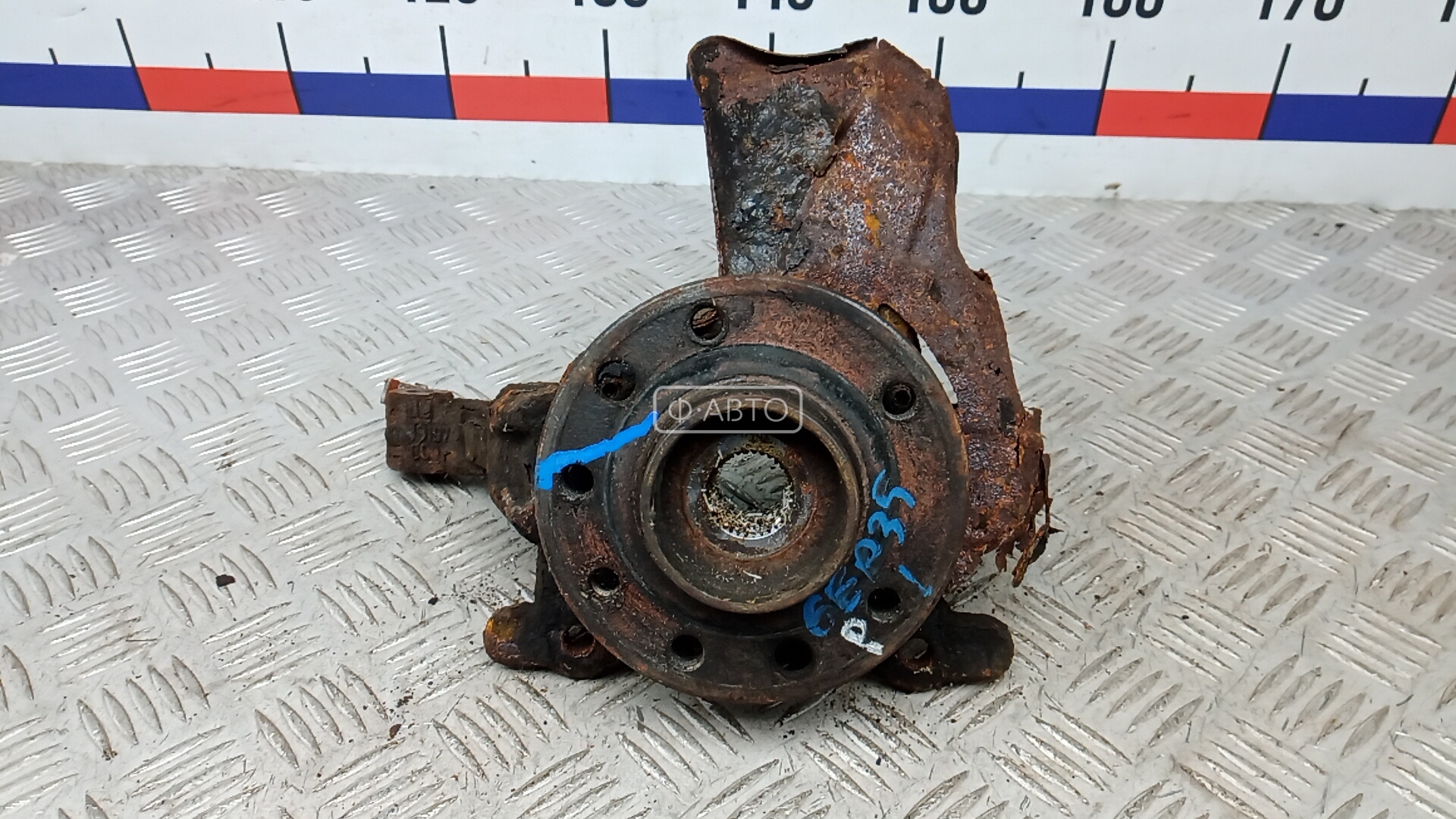 Ступица передняя левая