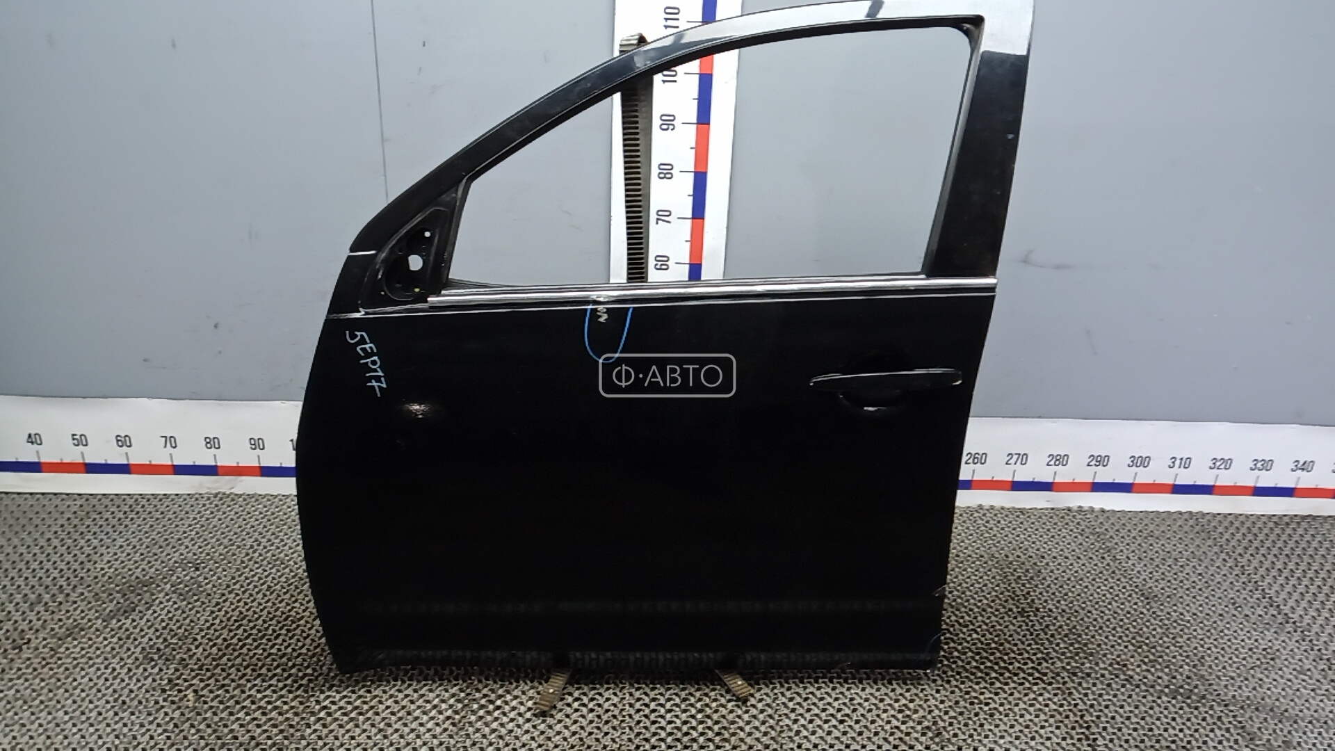 Дверь передняя левая