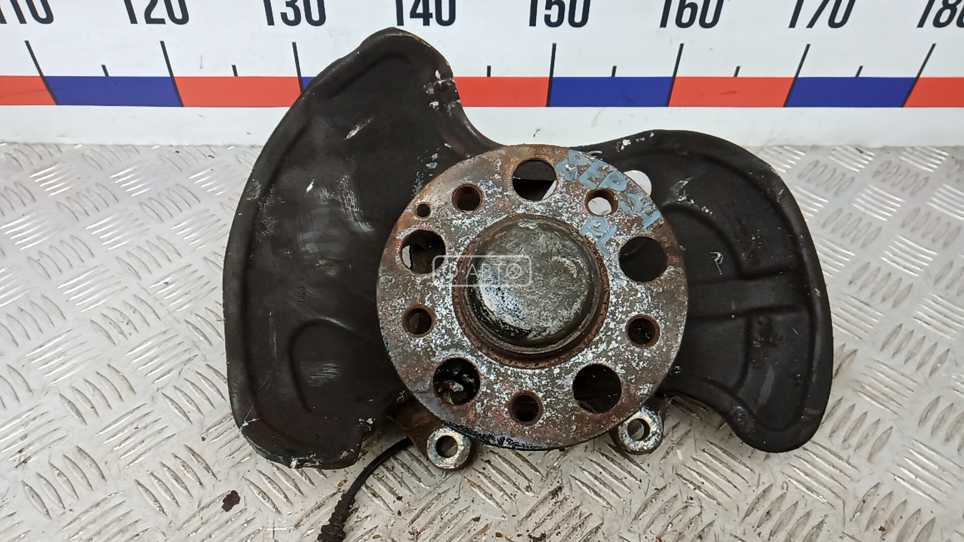 Ступица передняя левая