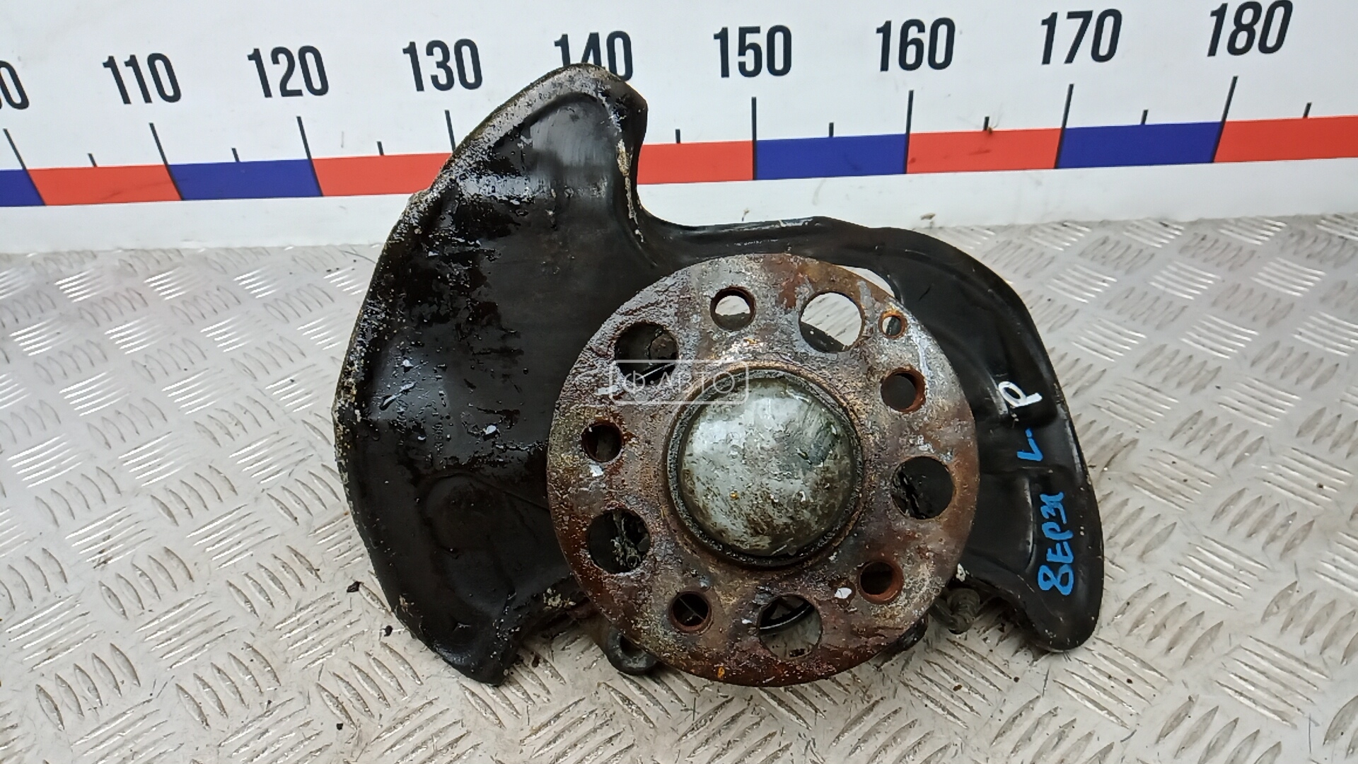 Ступица передняя левая