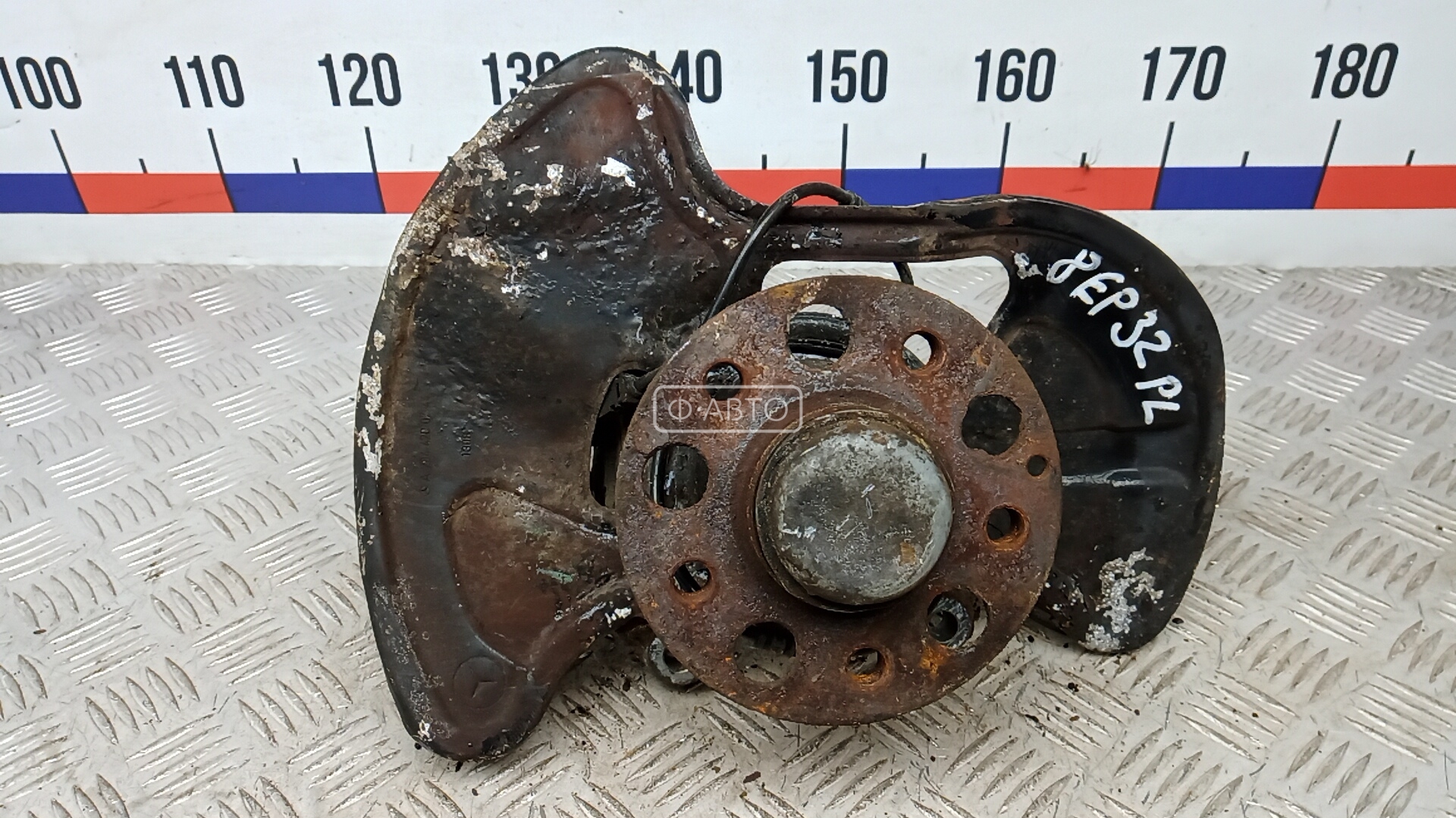 Ступица передняя левая