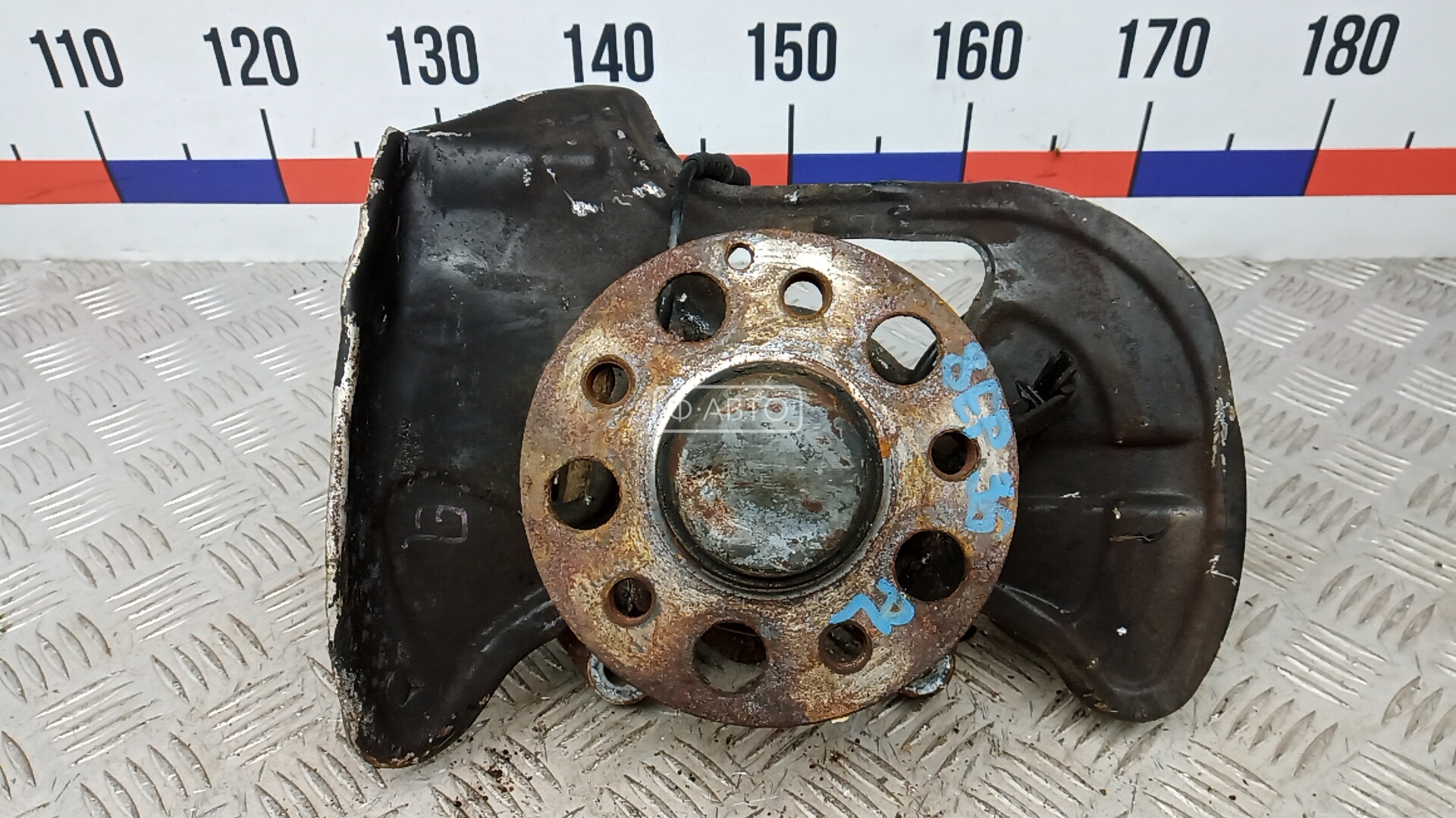 Ступица передняя левая