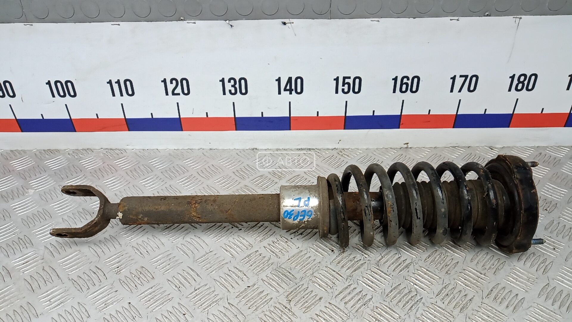 Стойка передняя левая