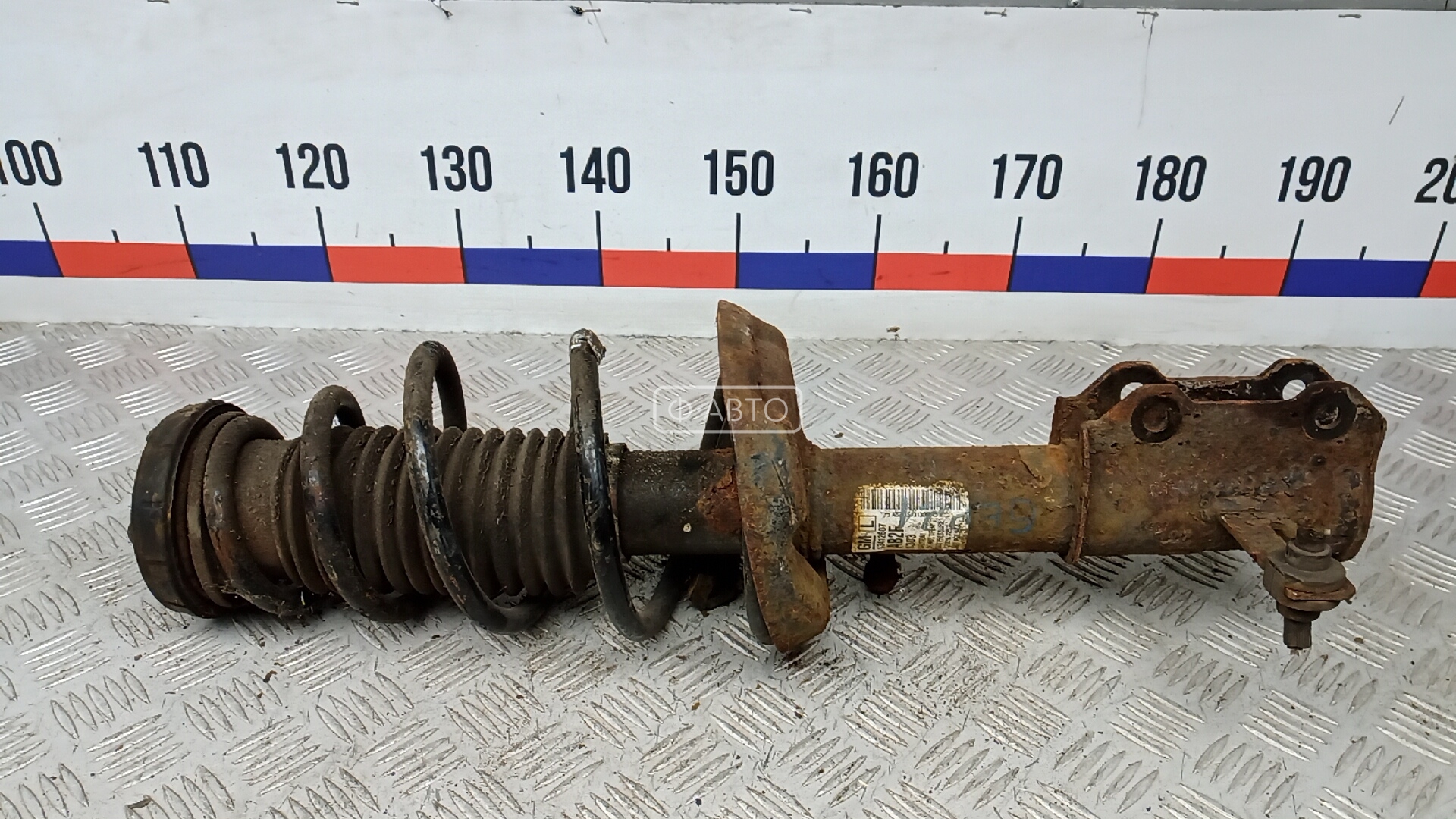 Стойка передняя левая