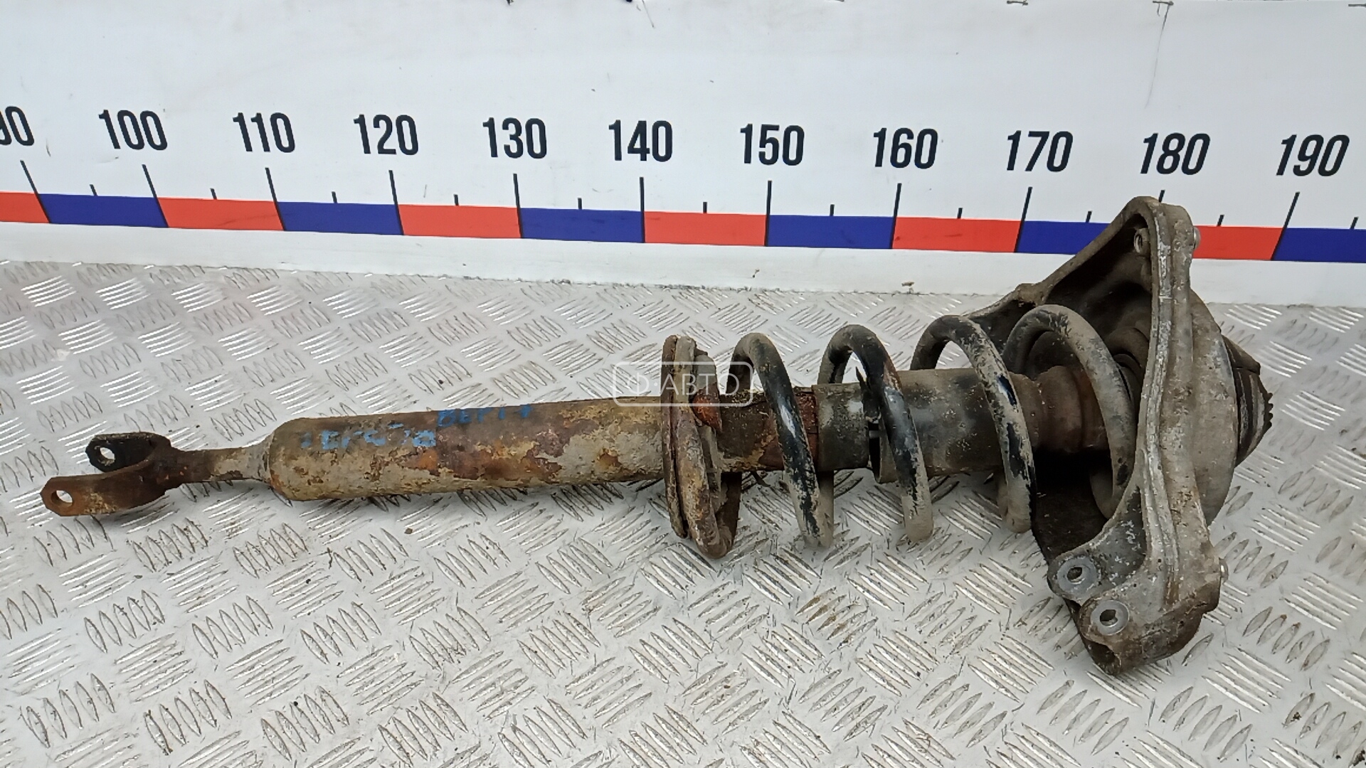 Стойка передняя правая