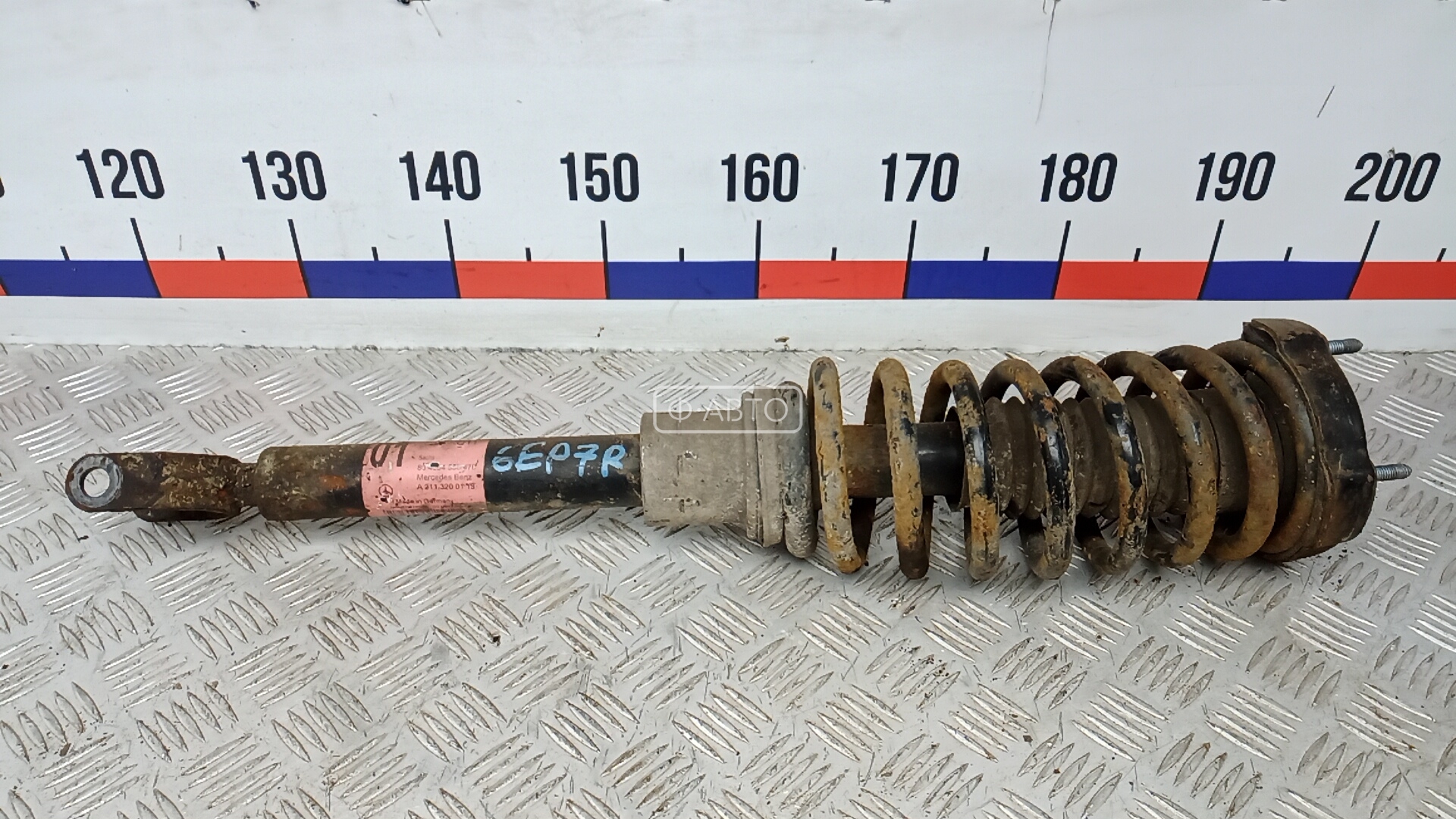 Стойка передняя правая