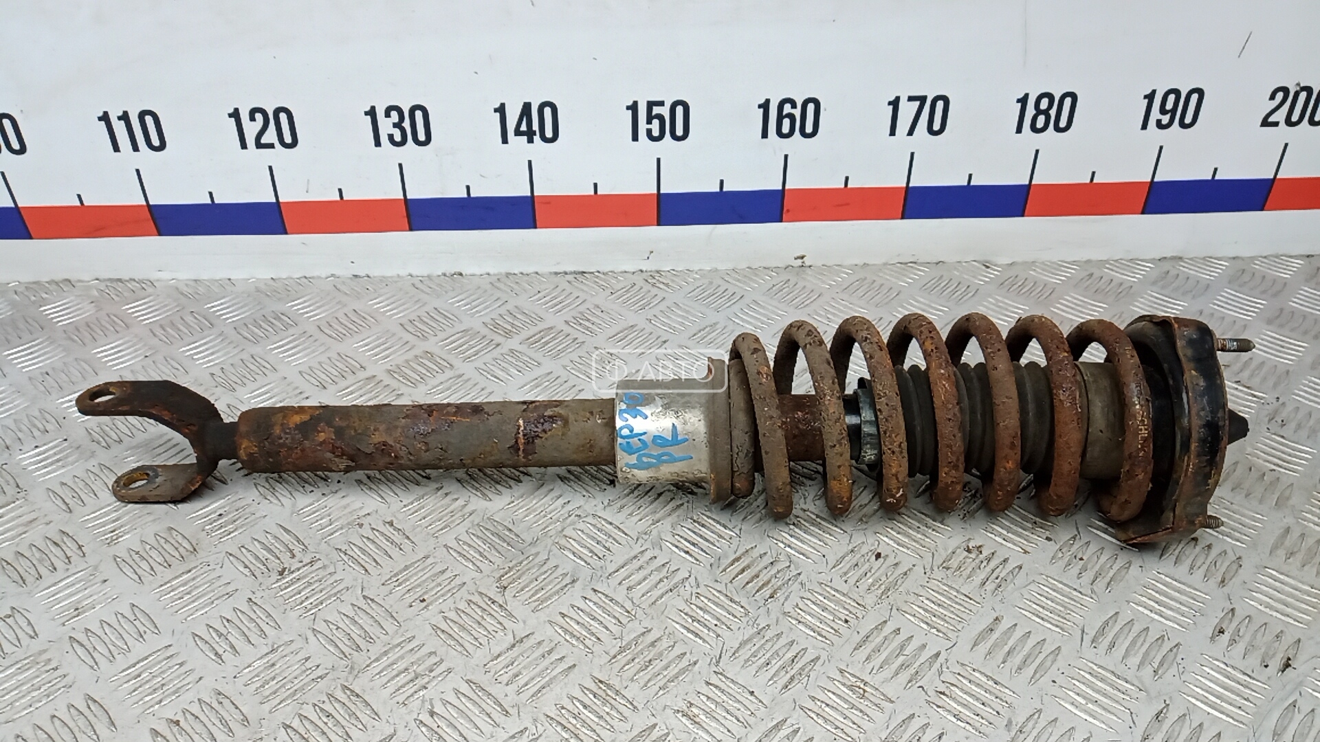 Стойка передняя правая