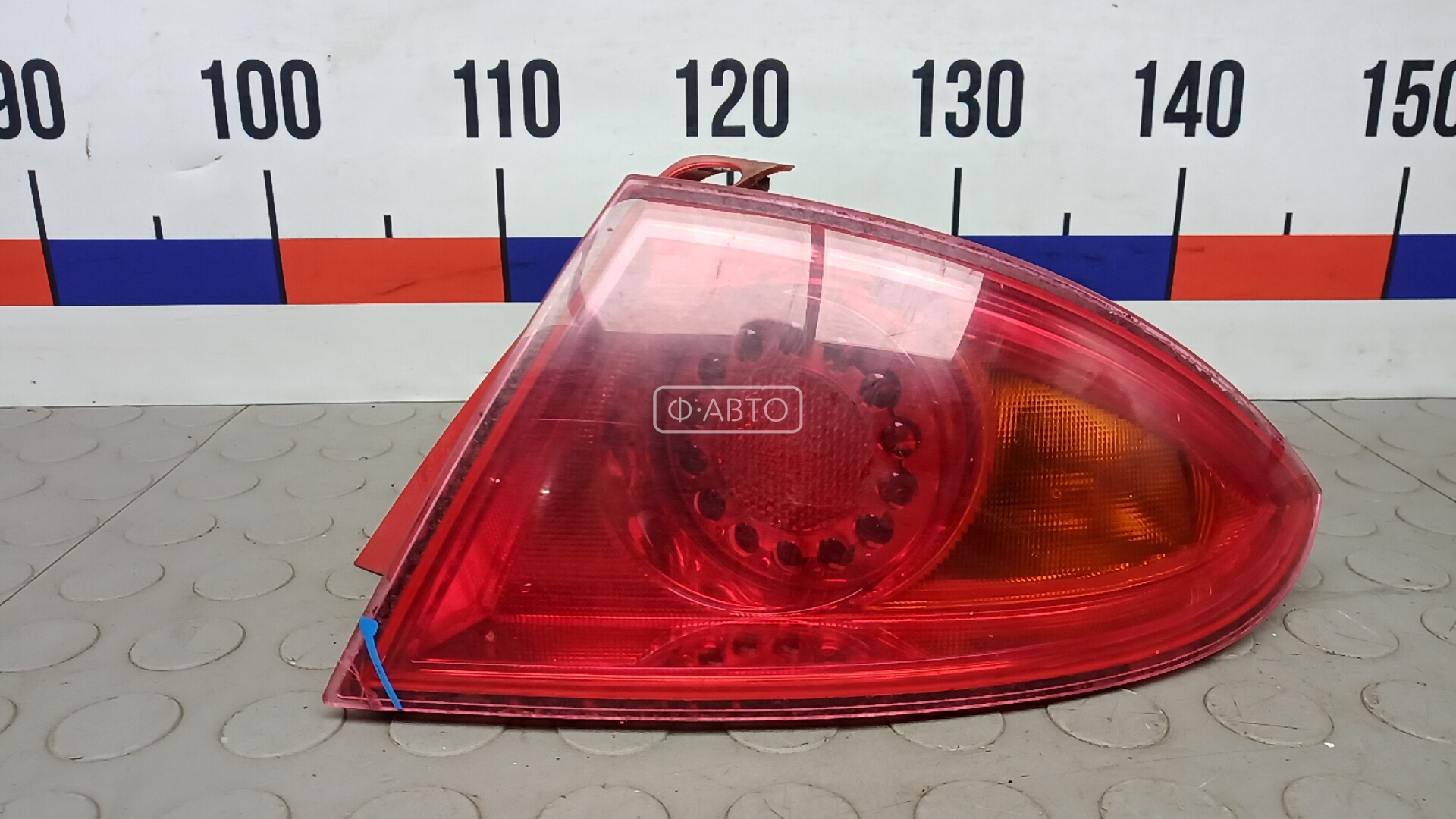 Фонарь задний правый