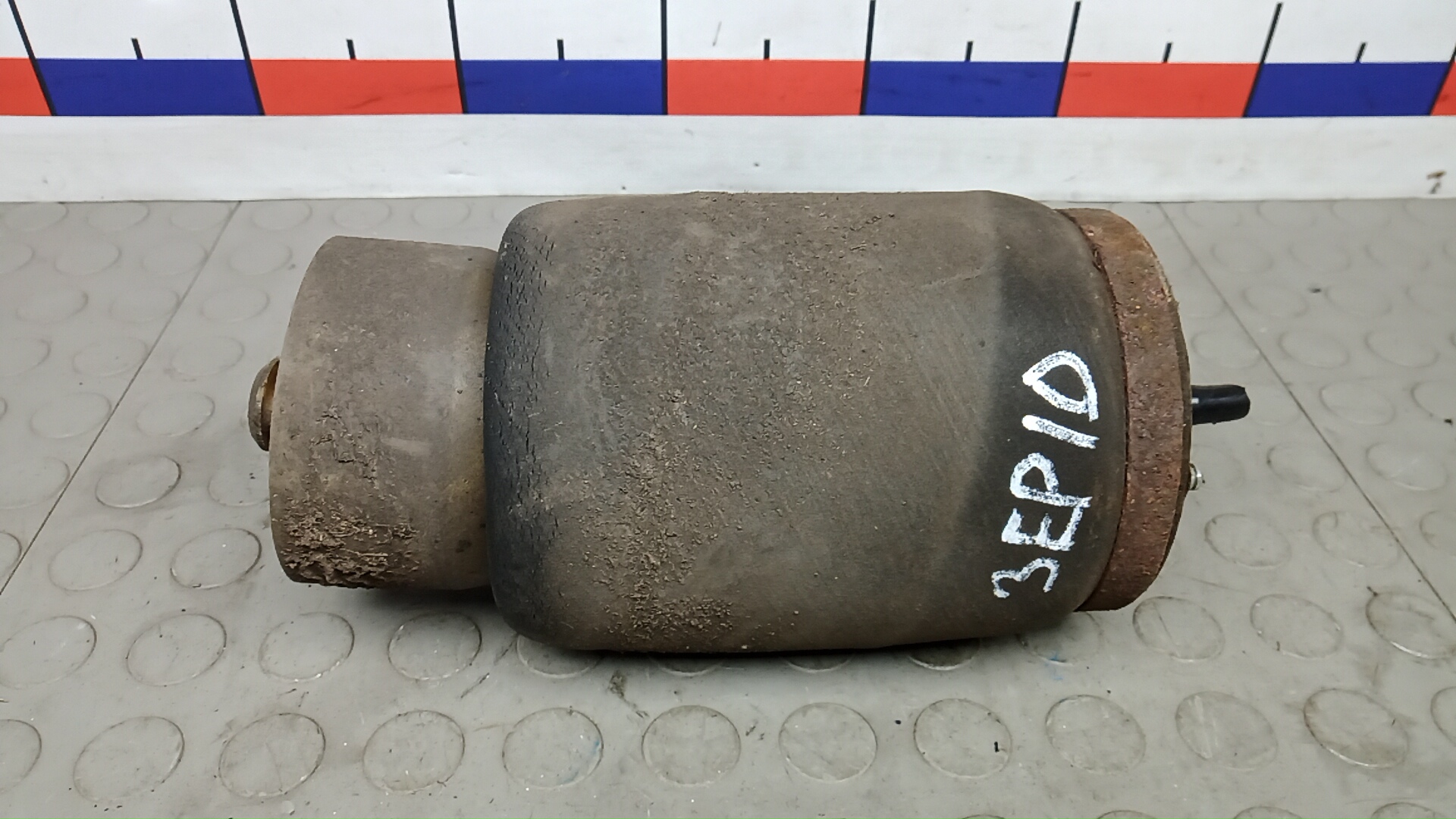 Пневмоподушка задняя BMW X5 E53