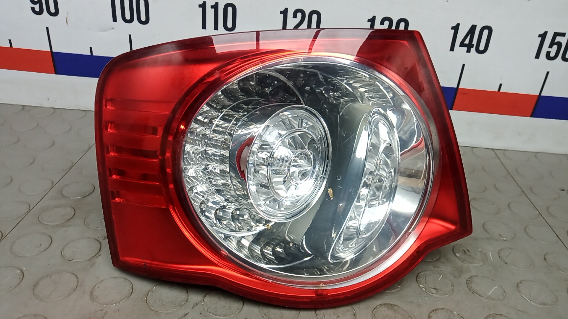 Фонарь задний левый