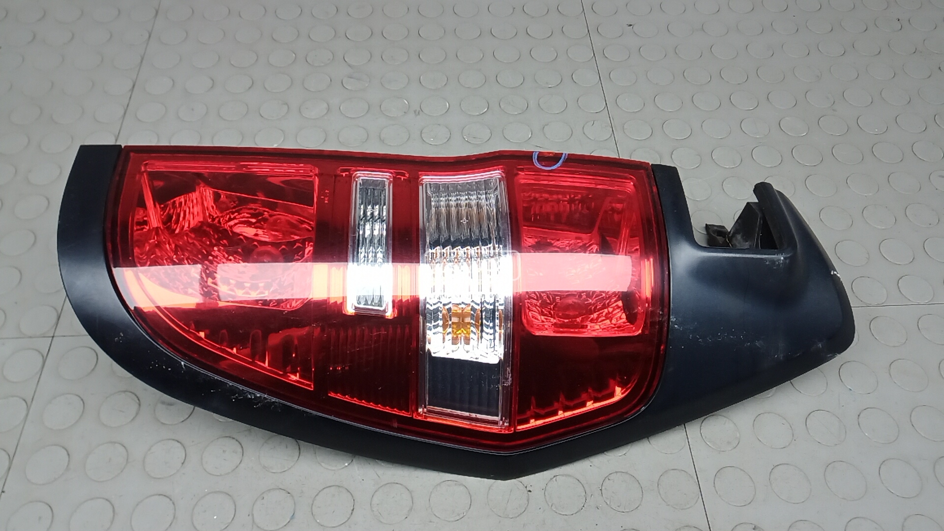 Фонарь задний правый