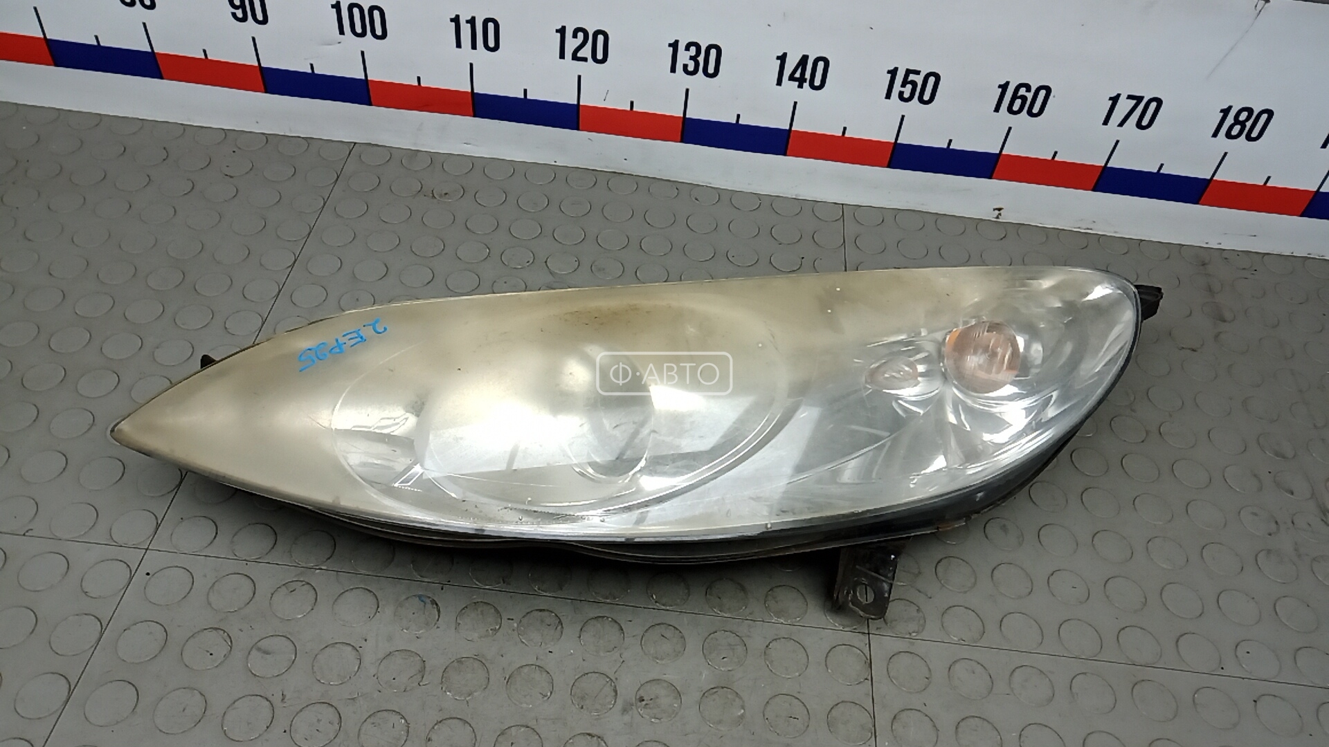 Фара левая