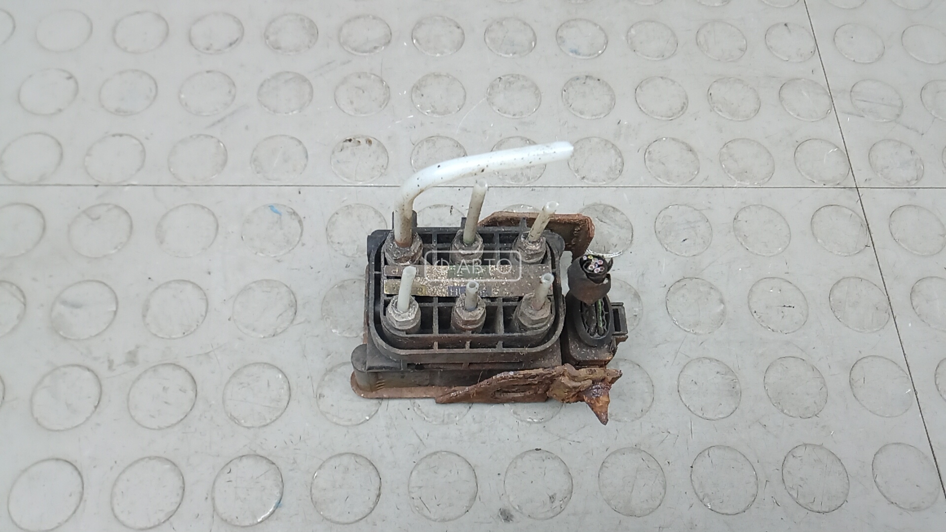 Клапан пневмоподвески