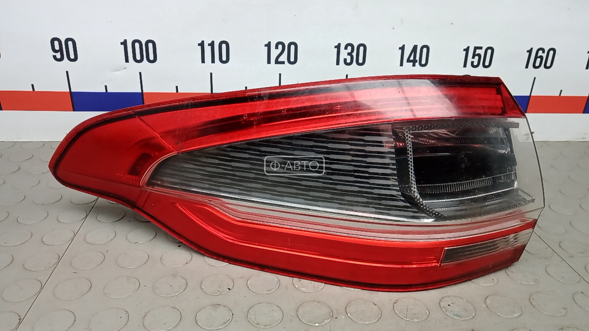 Фонарь задний левый