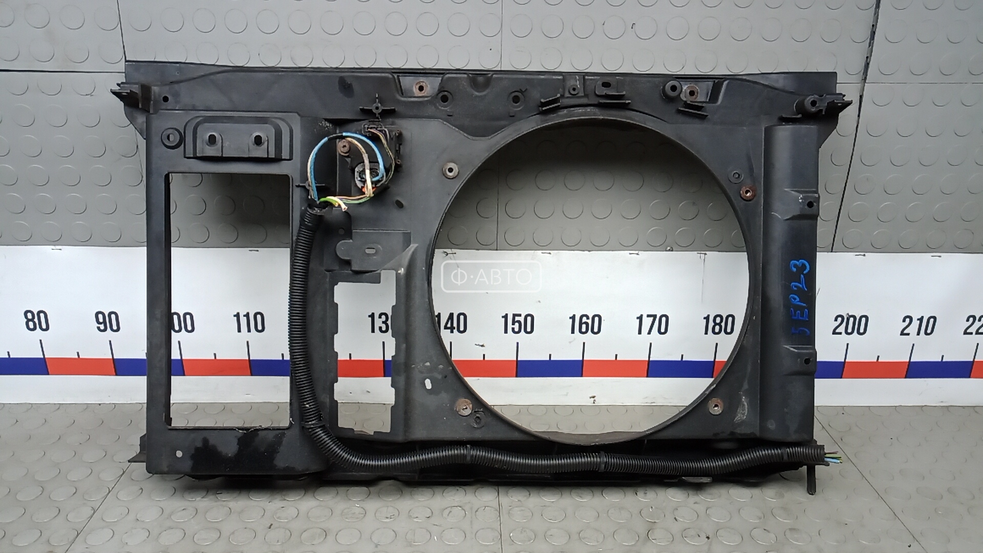 Передняя панель крепления облицовки (телевизор)