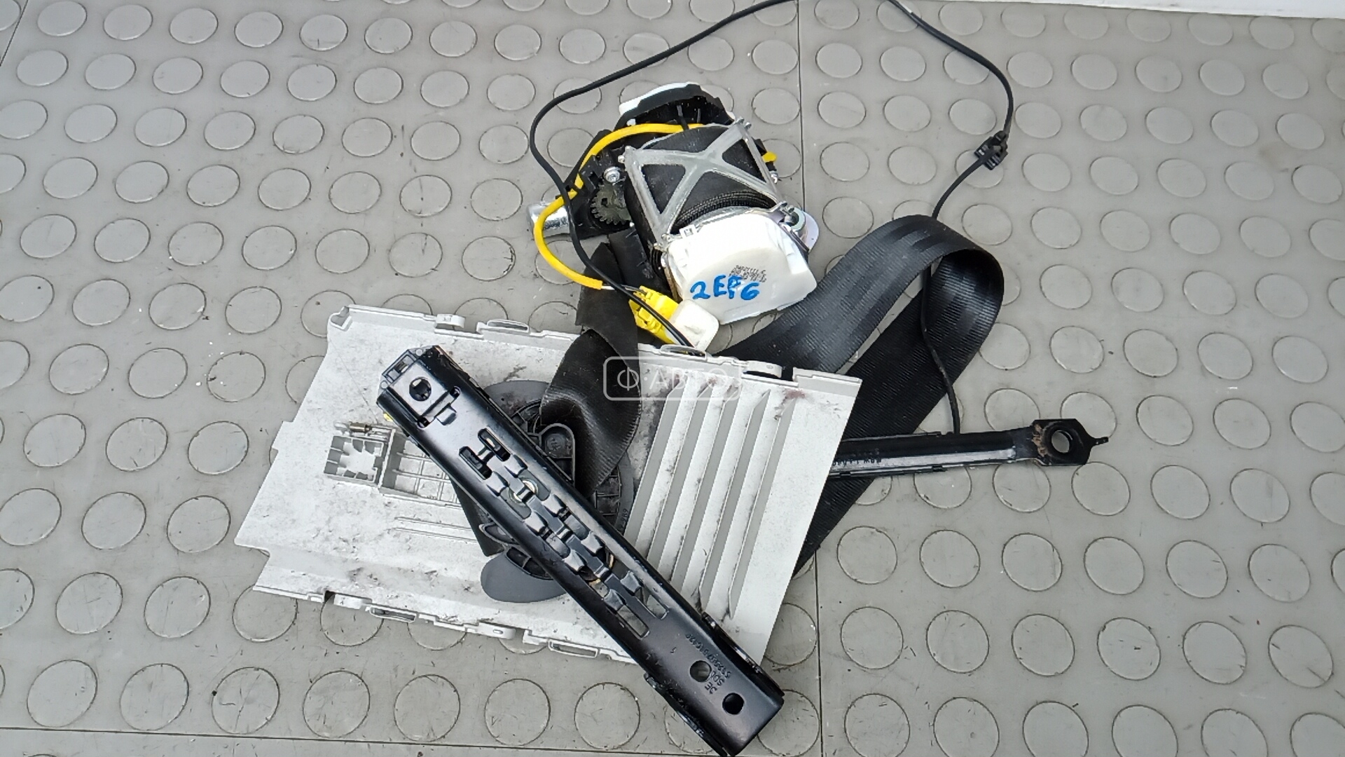 Ремень безопасности с пиропатроном сиденья переднего