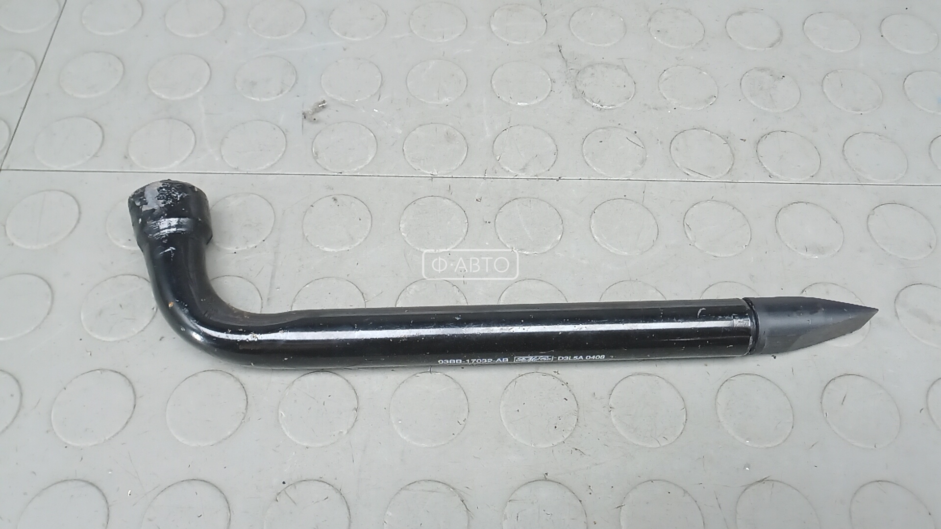 Ключ колесный