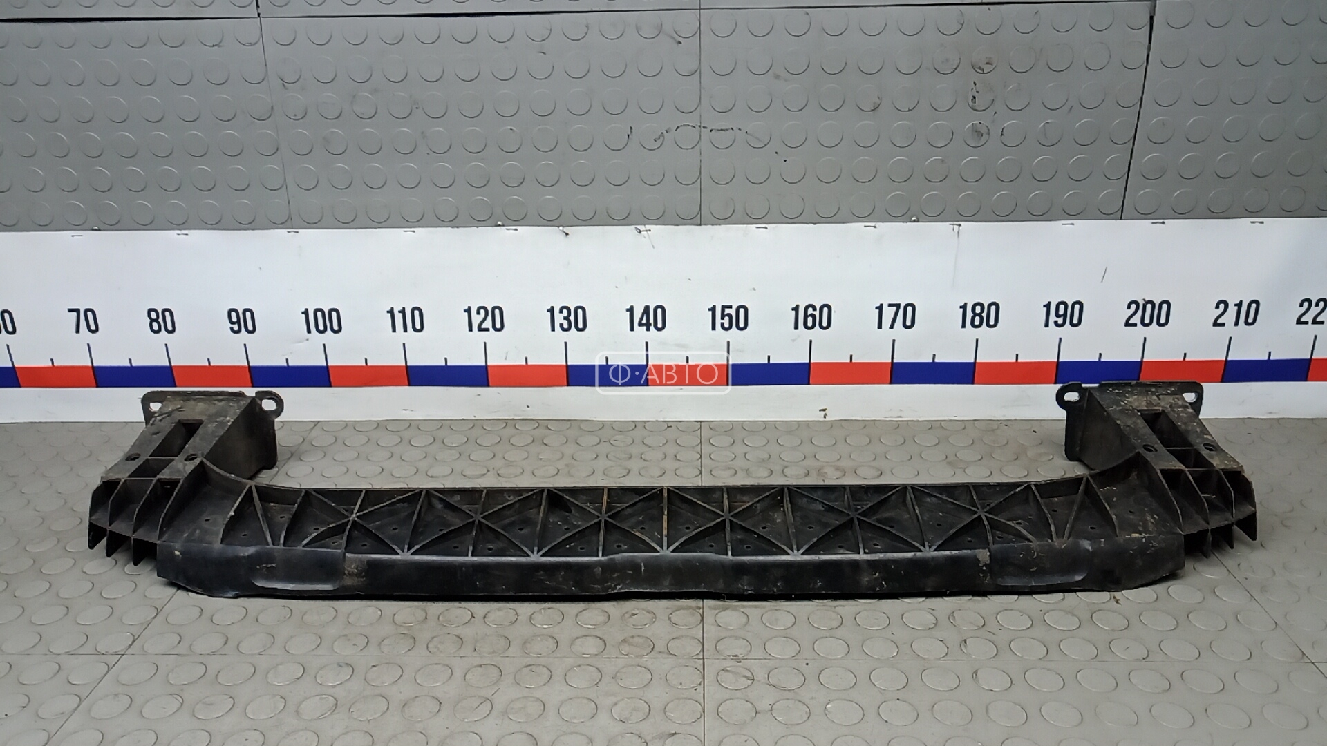 Усилитель бампера передний (кронштейн)