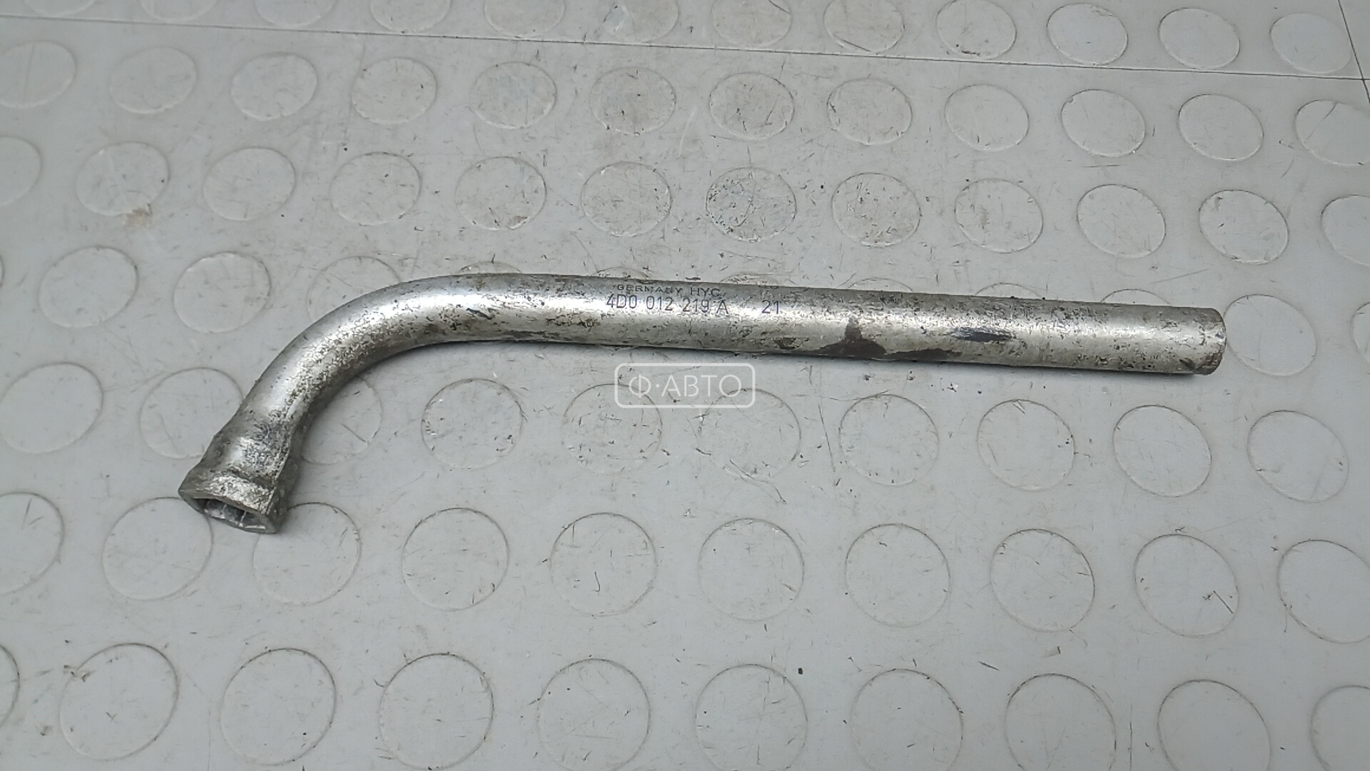 Ключ колесный