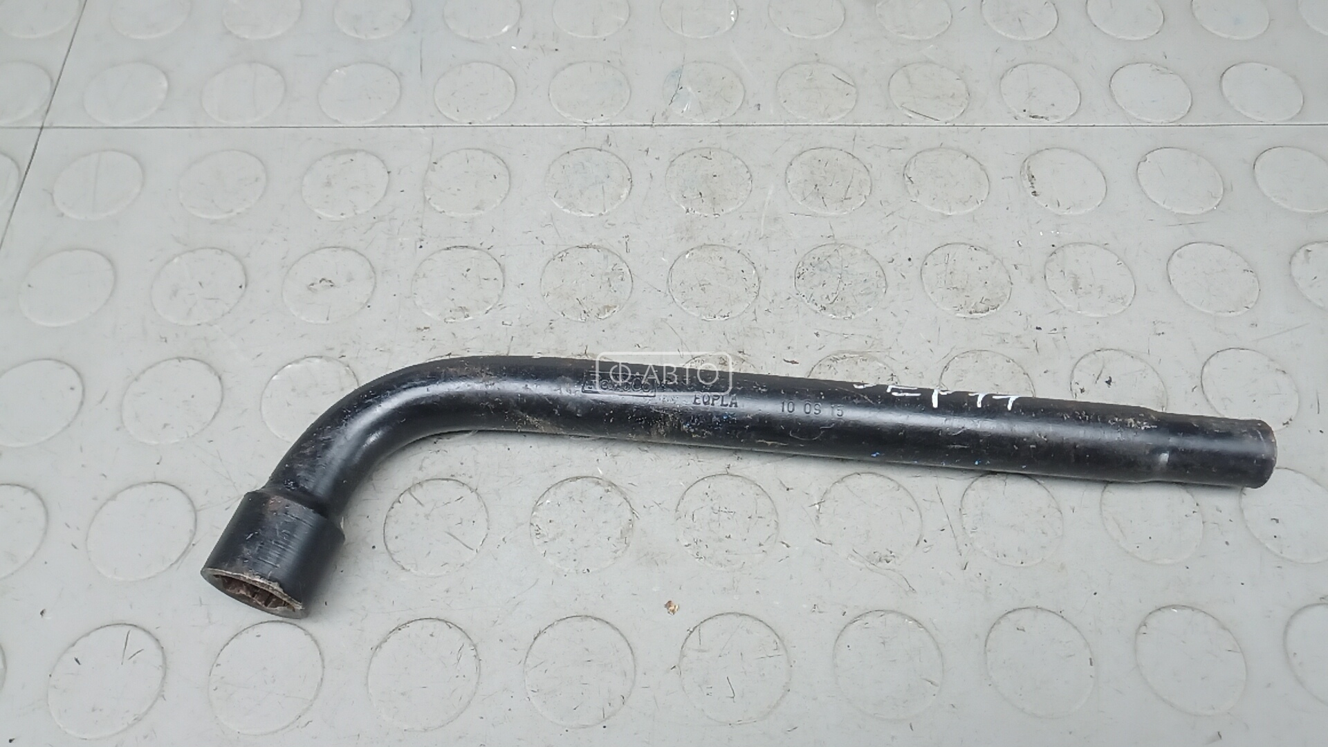 Ключ колесный